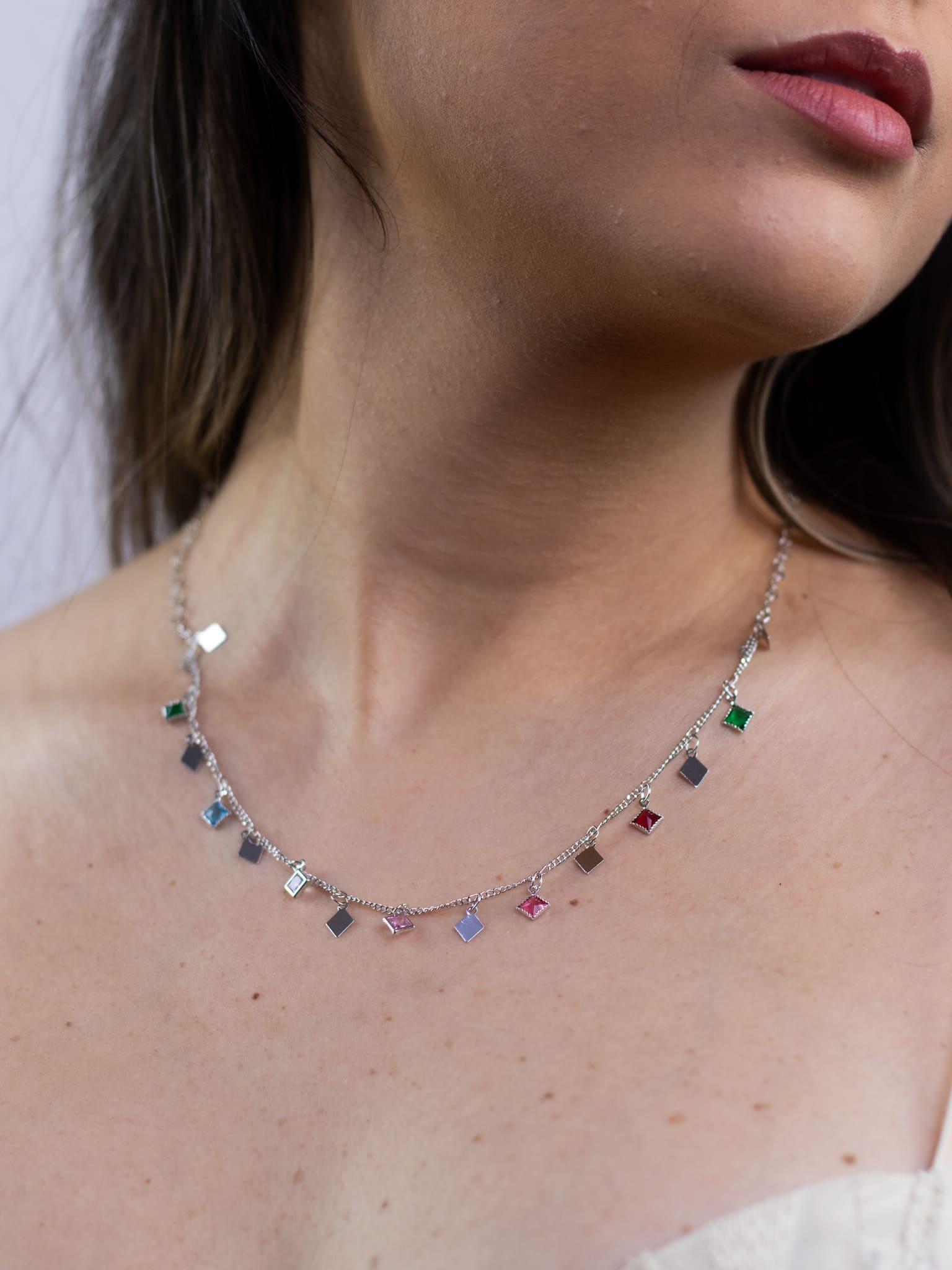 Choker de Metal com Pingente Colorido