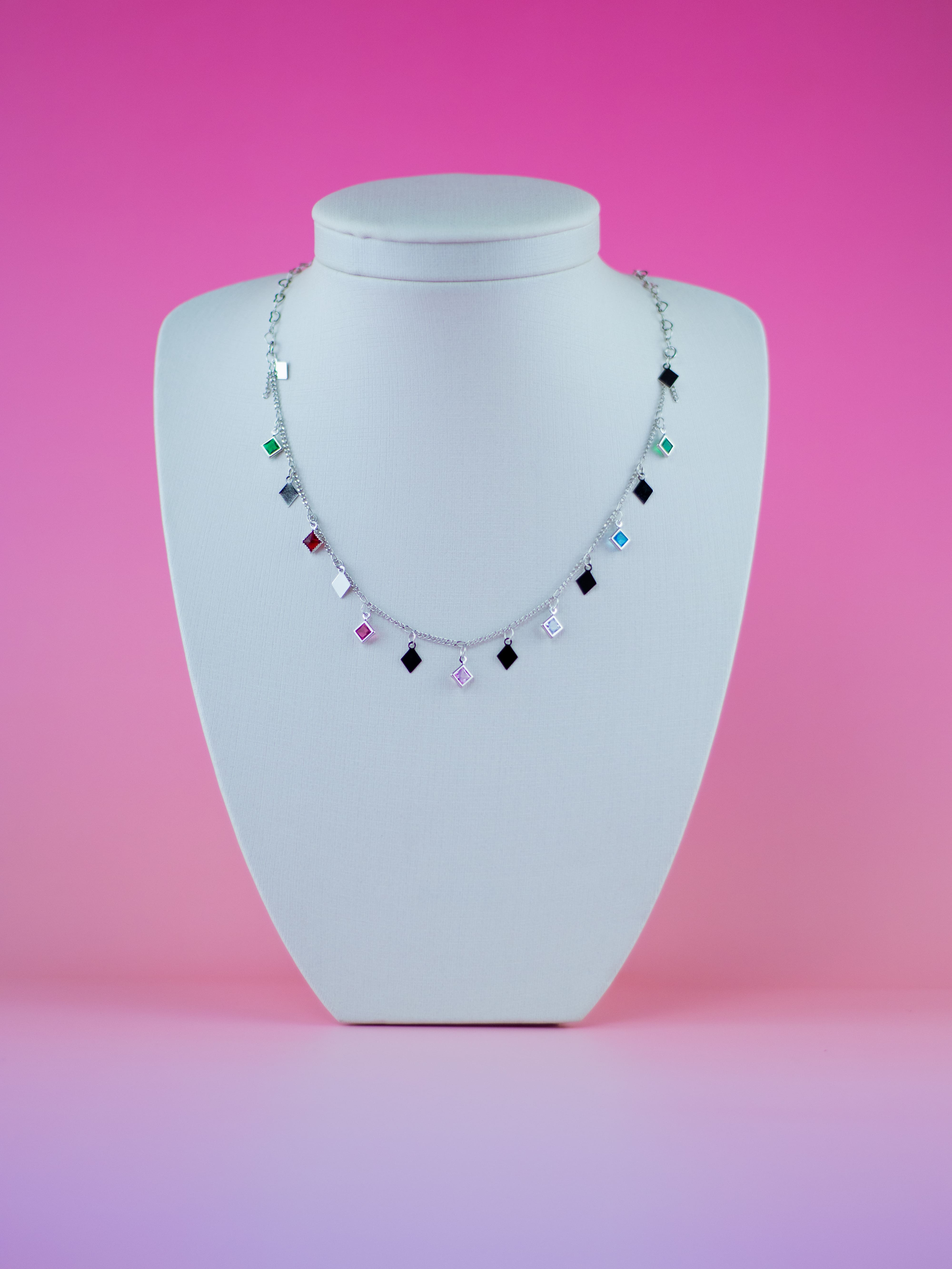 Choker de Metal com Pingente Colorido