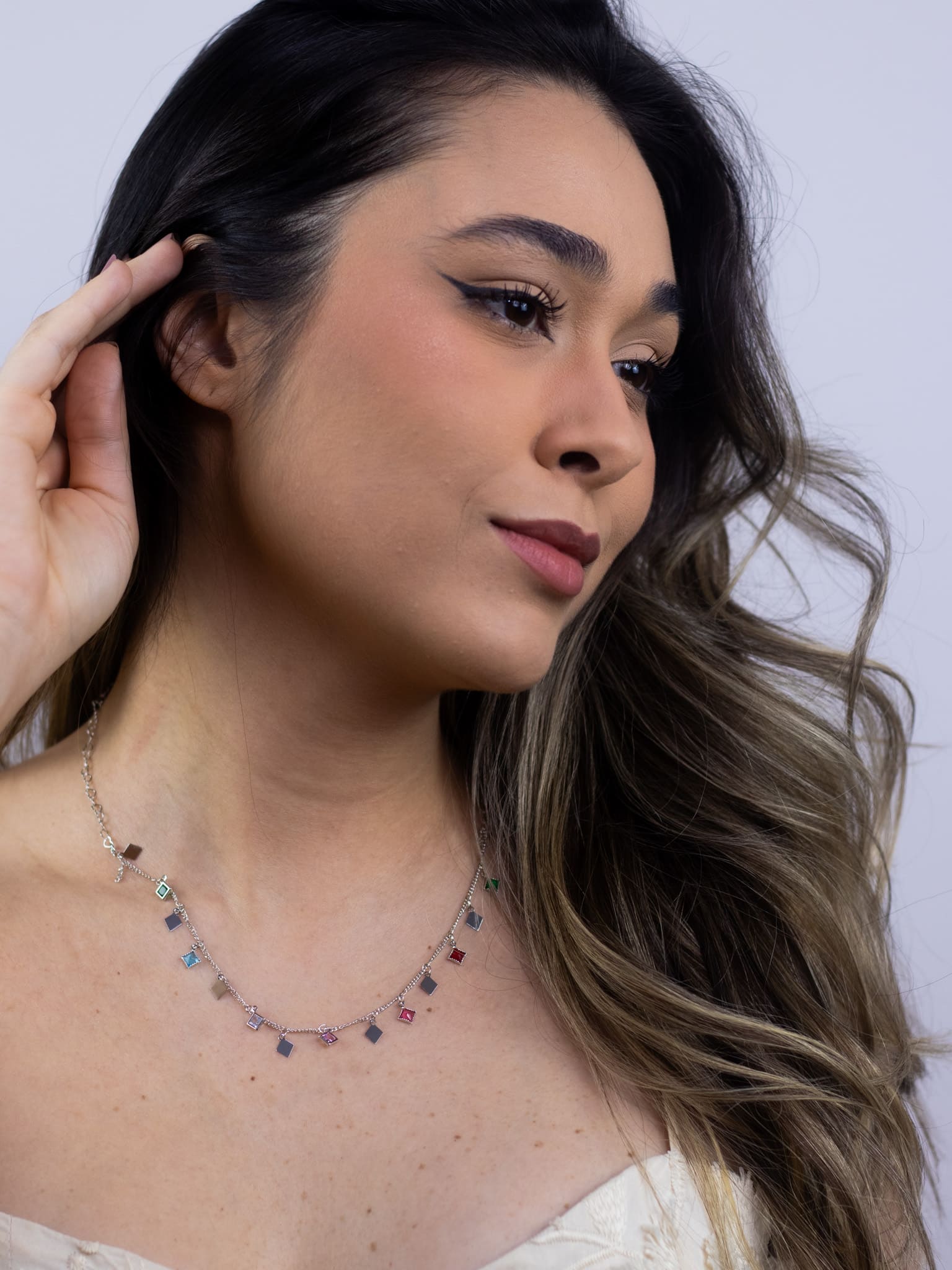 Choker de Metal com Pingente Colorido