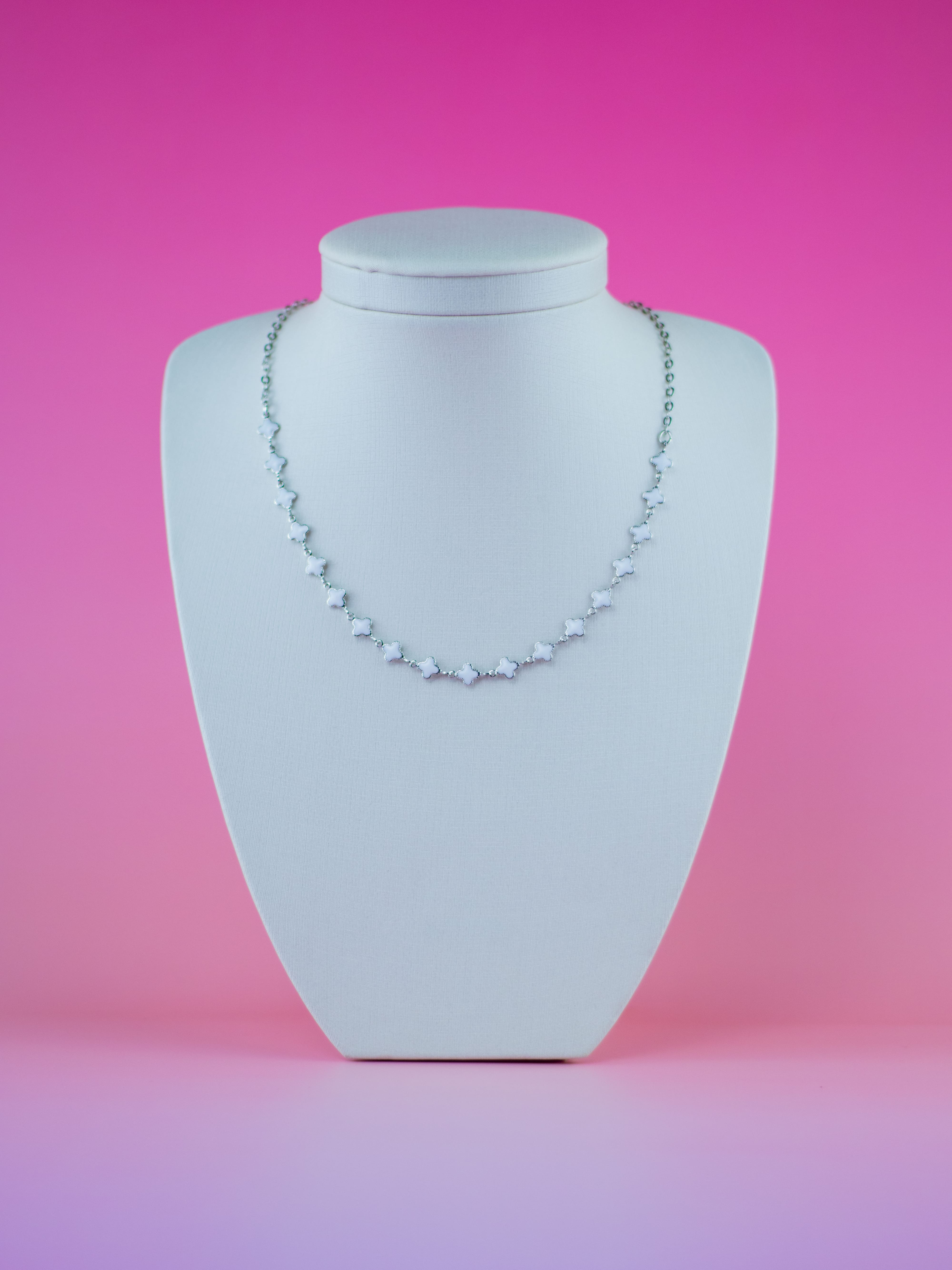 Choker de Trevo Esmaltado Branco