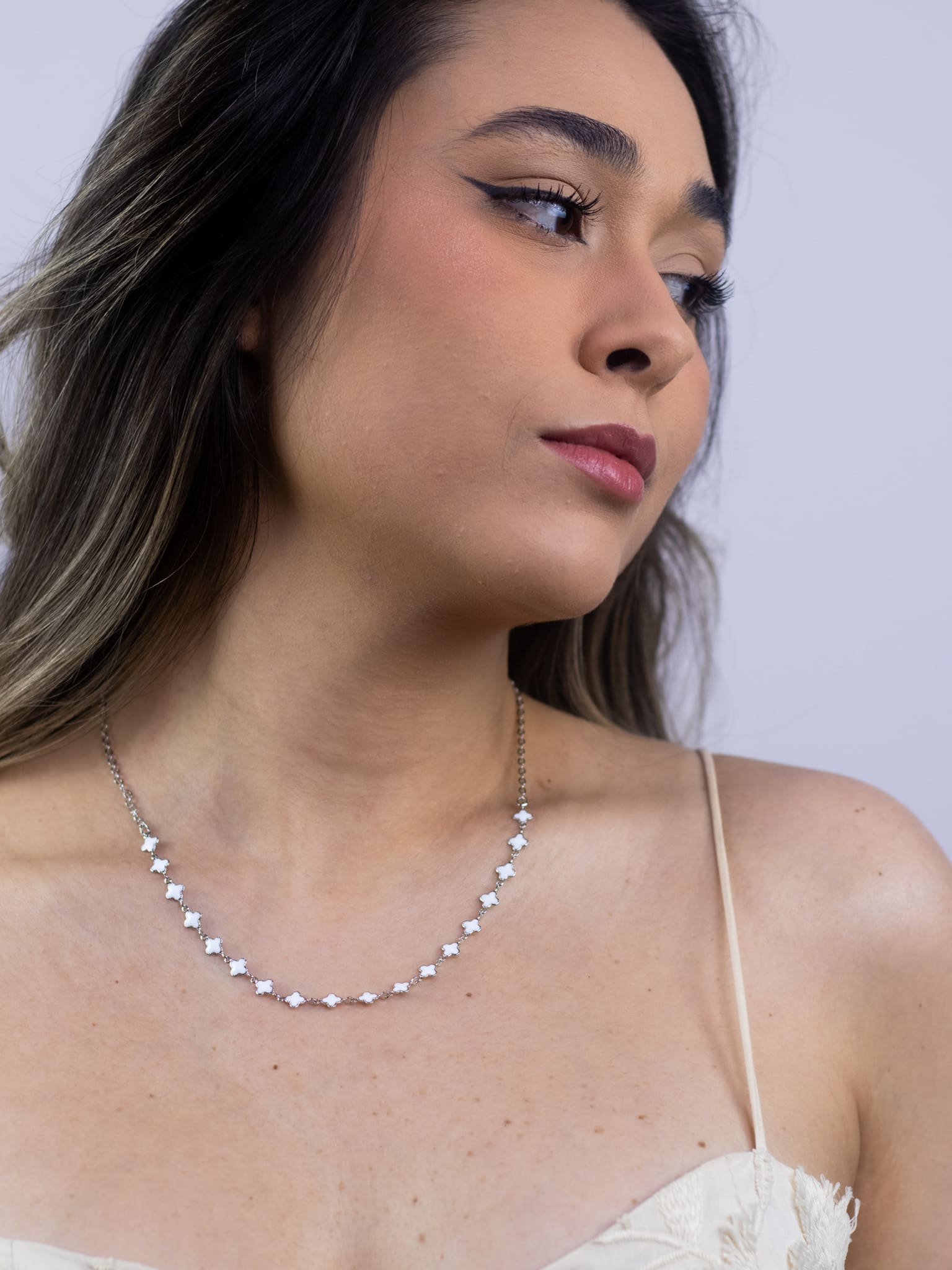 Choker de Trevo Esmaltado Branco