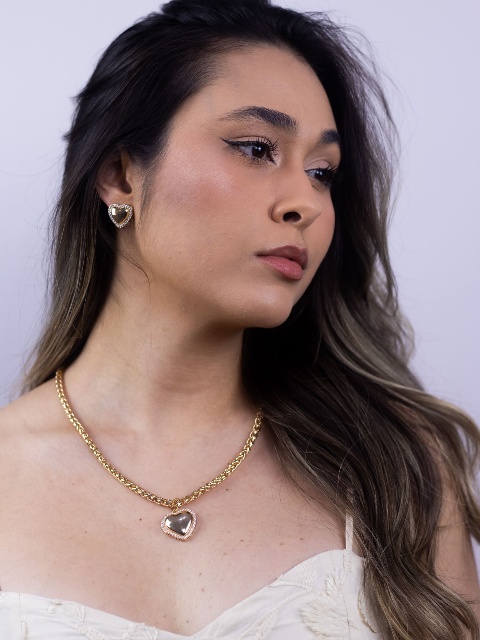 Conjunto Colar e Brinco de Metal Dourado com Coração Zircônia