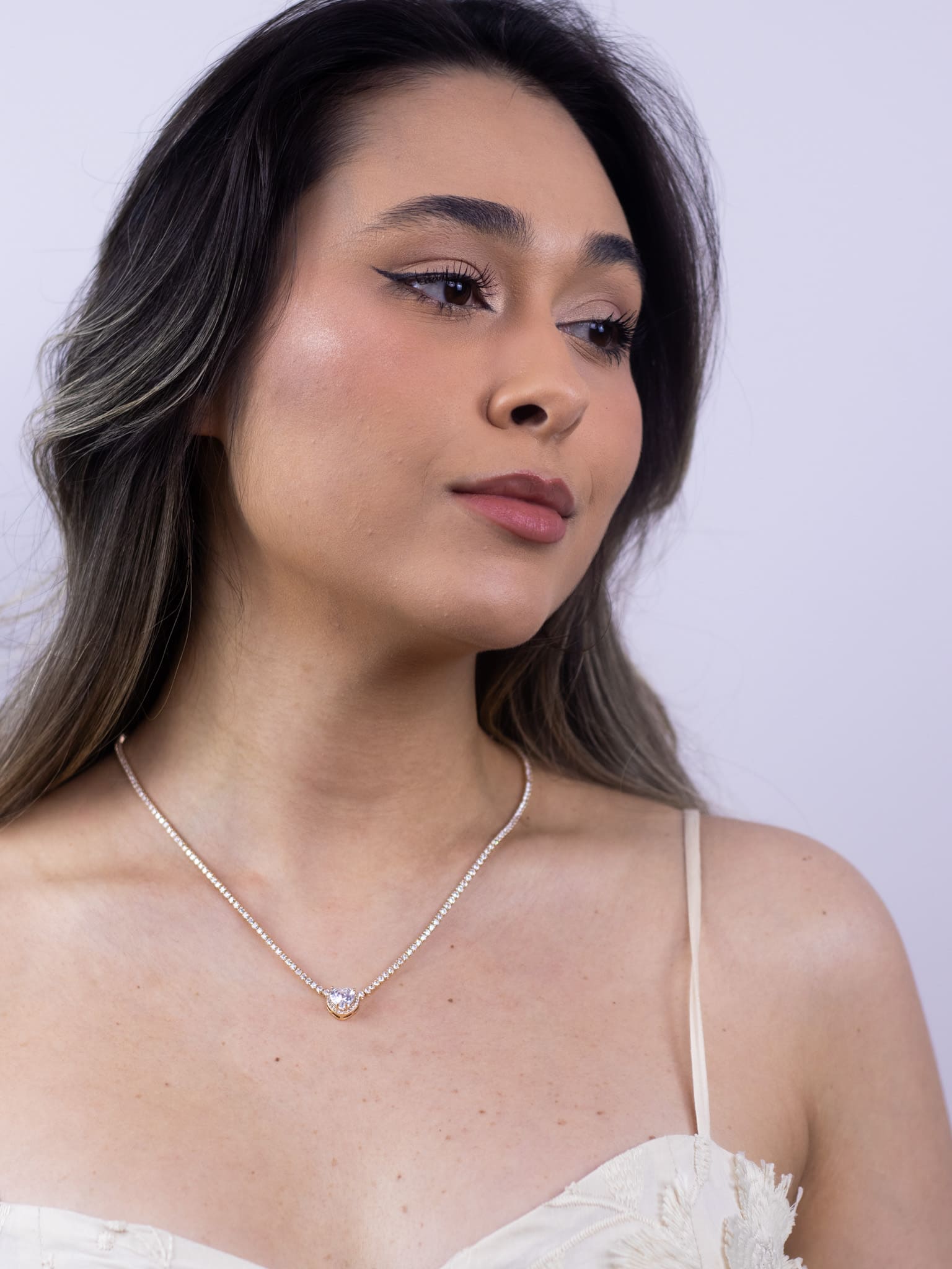 Colar de Zircônia Dourado com Coração Cravejado