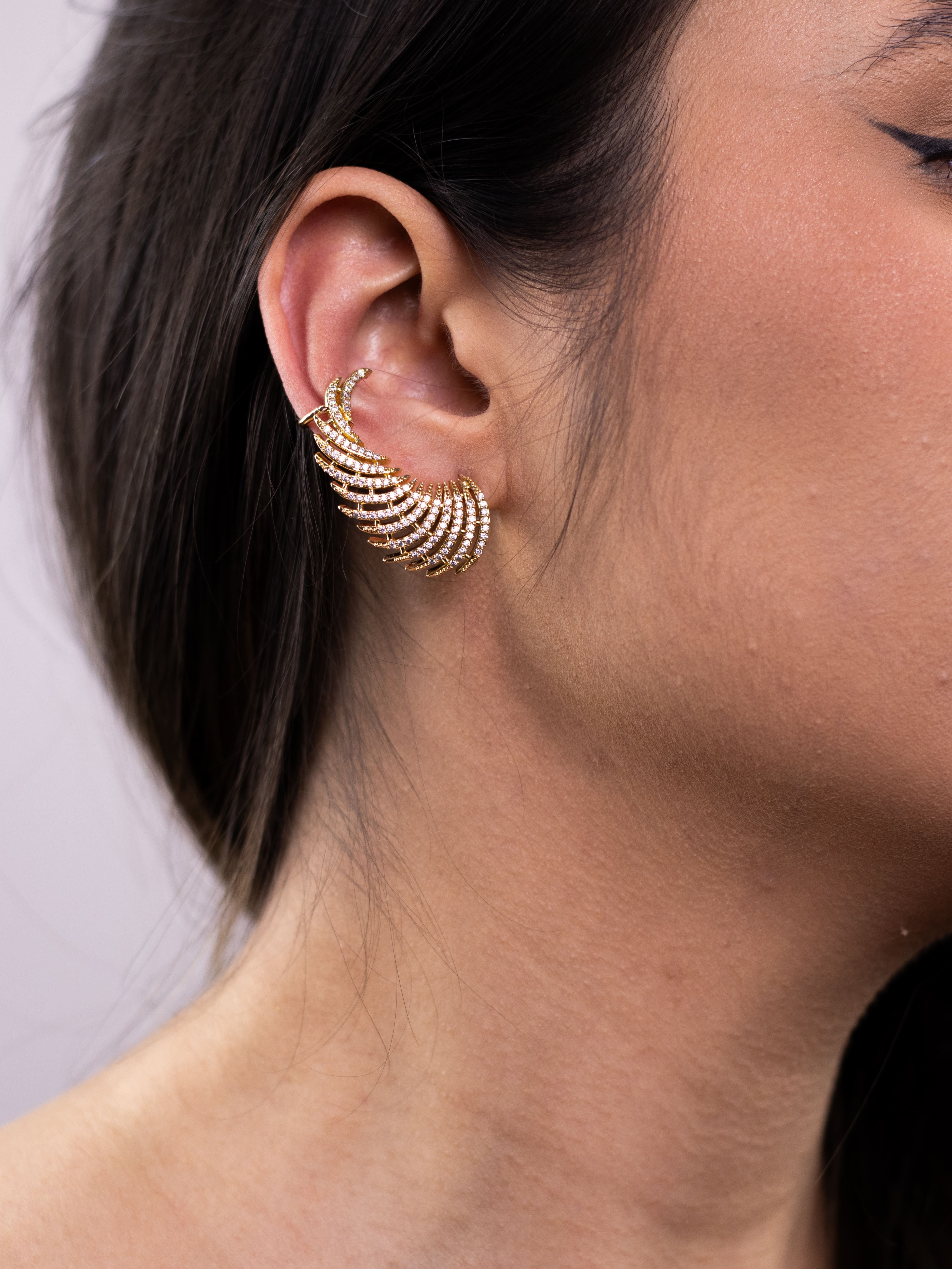 Brinco Earcuff Dourado Asa de Zircônia