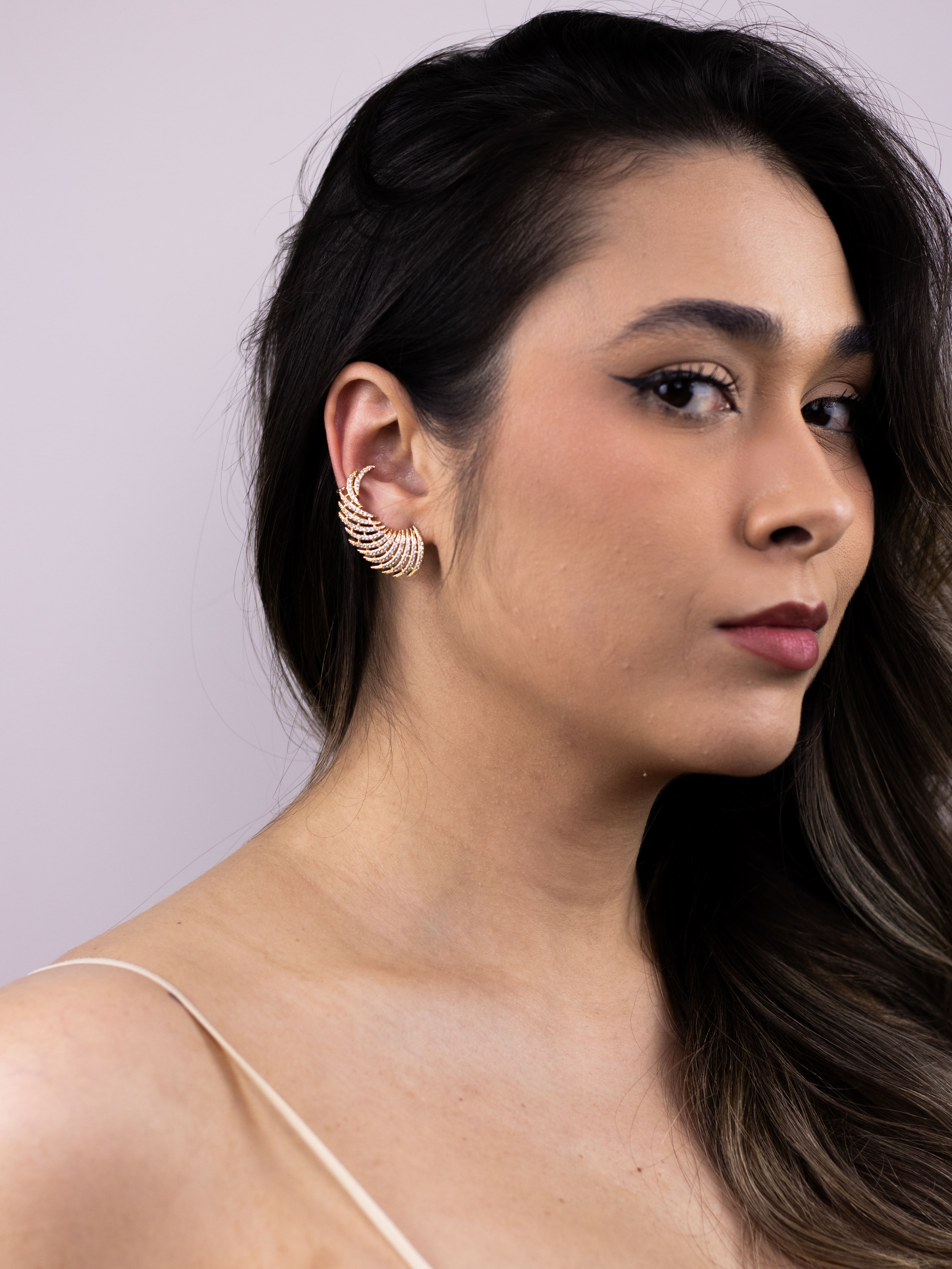 Brinco Earcuff Dourado Asa de Zircônia