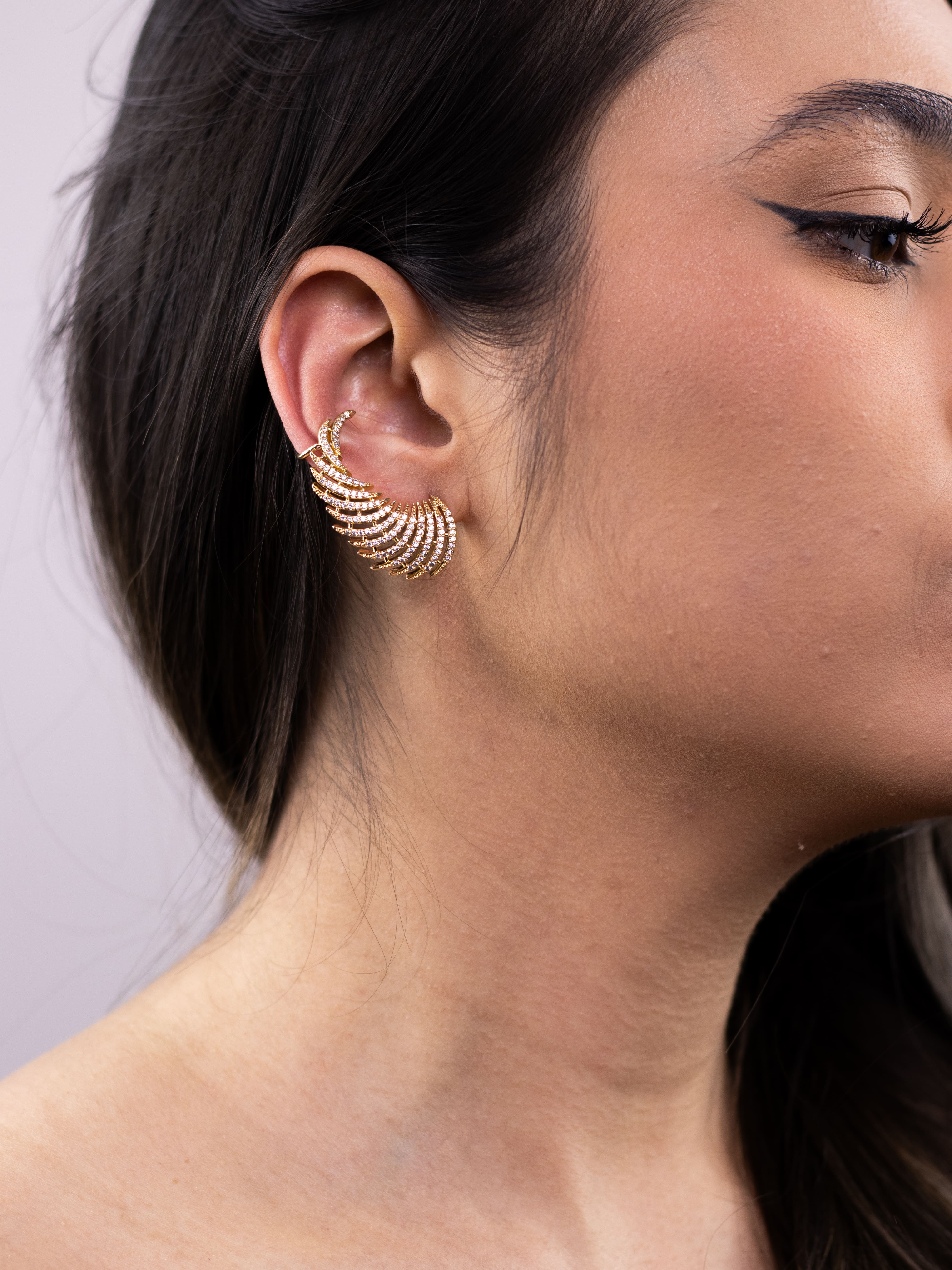 Brinco Earcuff Dourado Asa de Zircônia