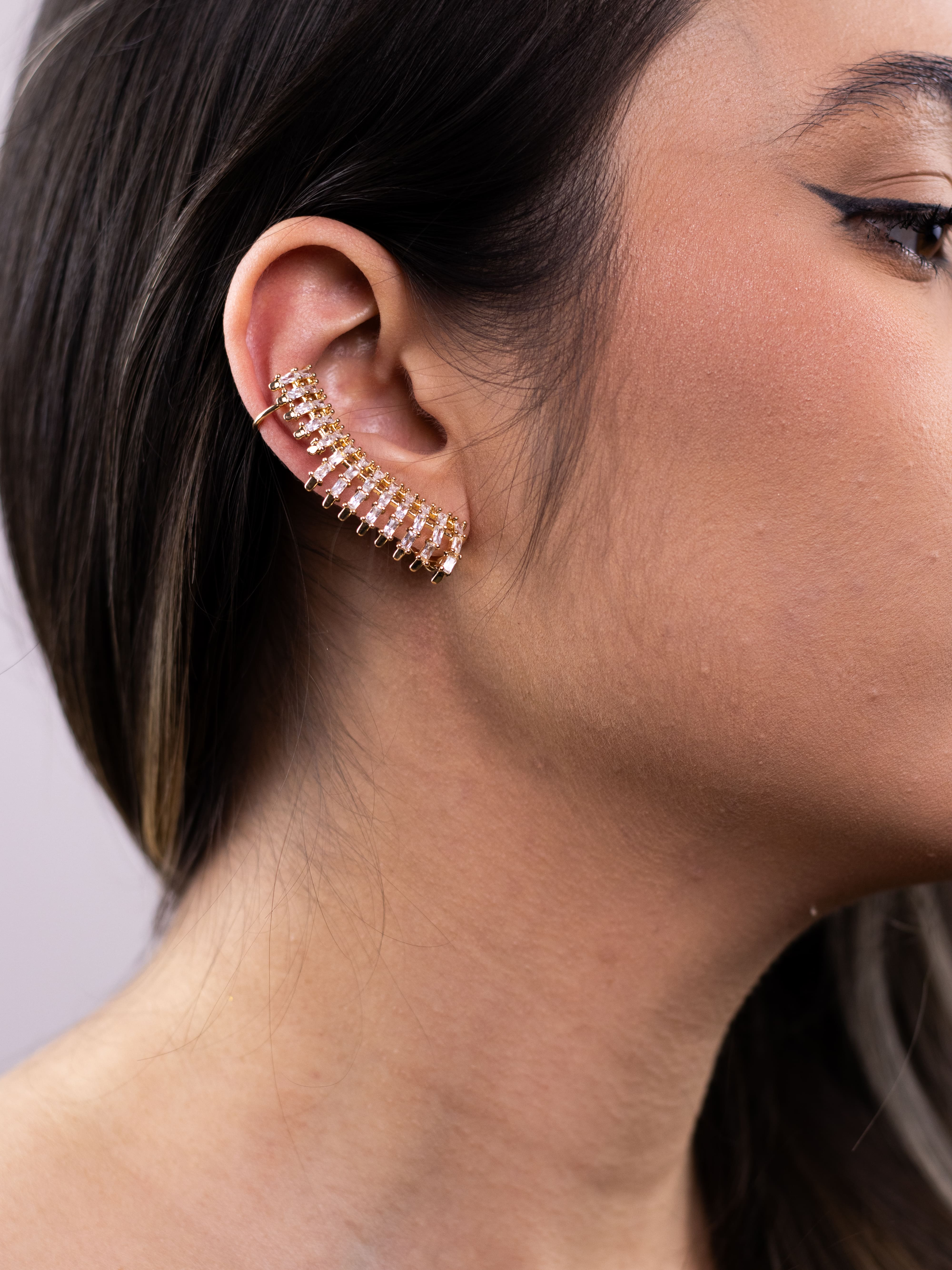 Brinco Earcuff Dourado com Cristal