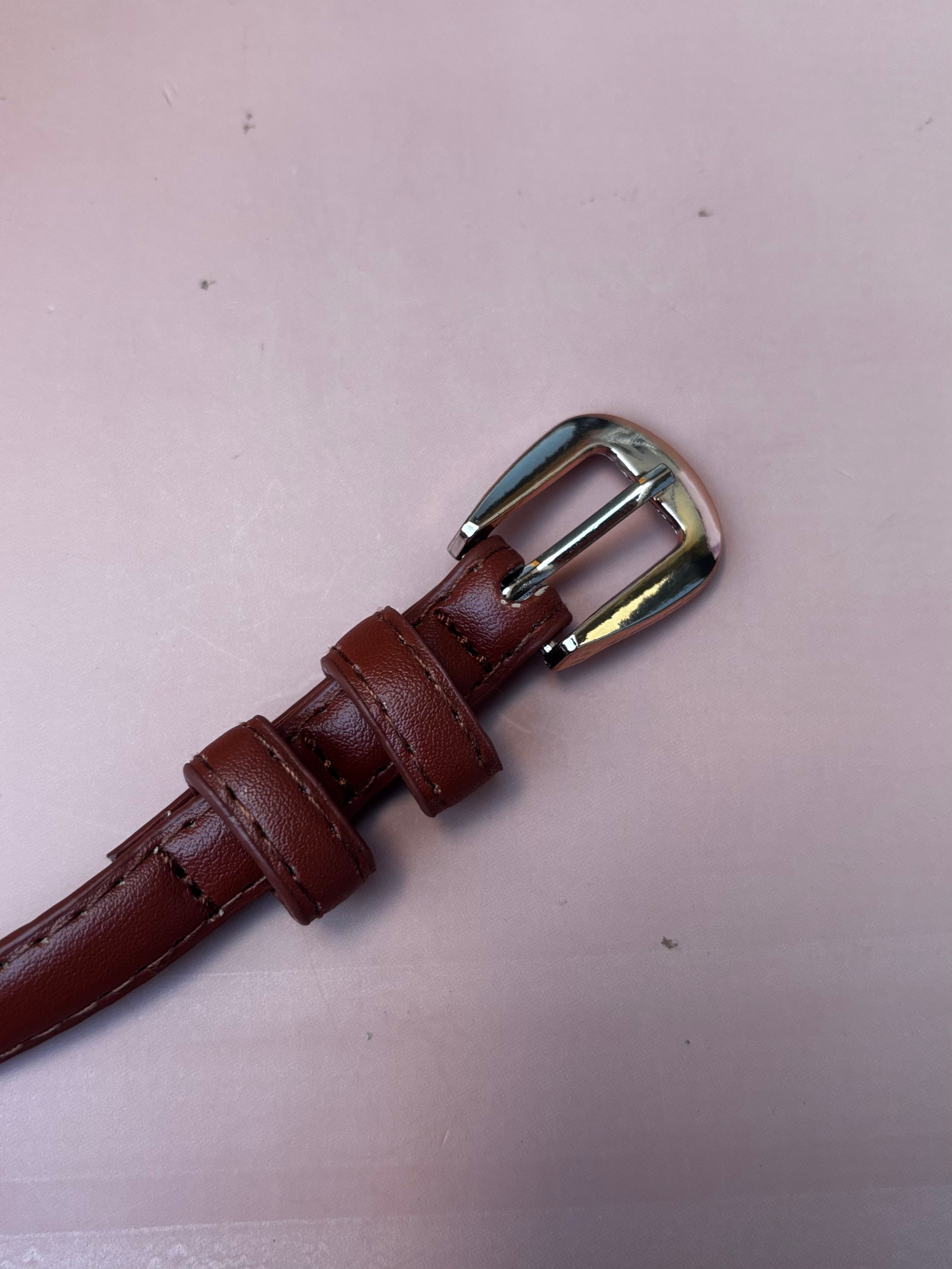 Cinto Feminino Fino com Fivela Oval