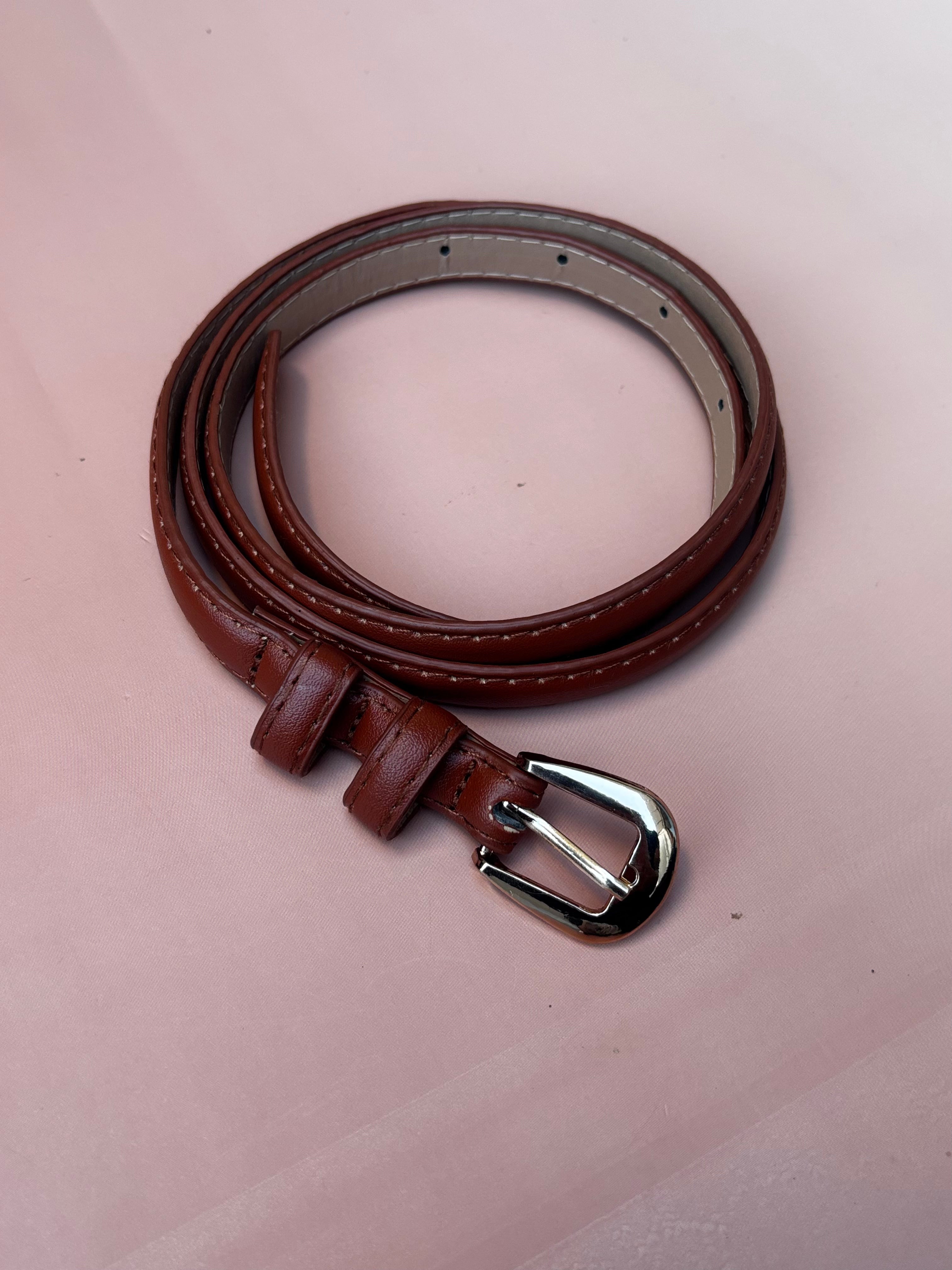 Cinto Feminino Fino com Fivela Oval