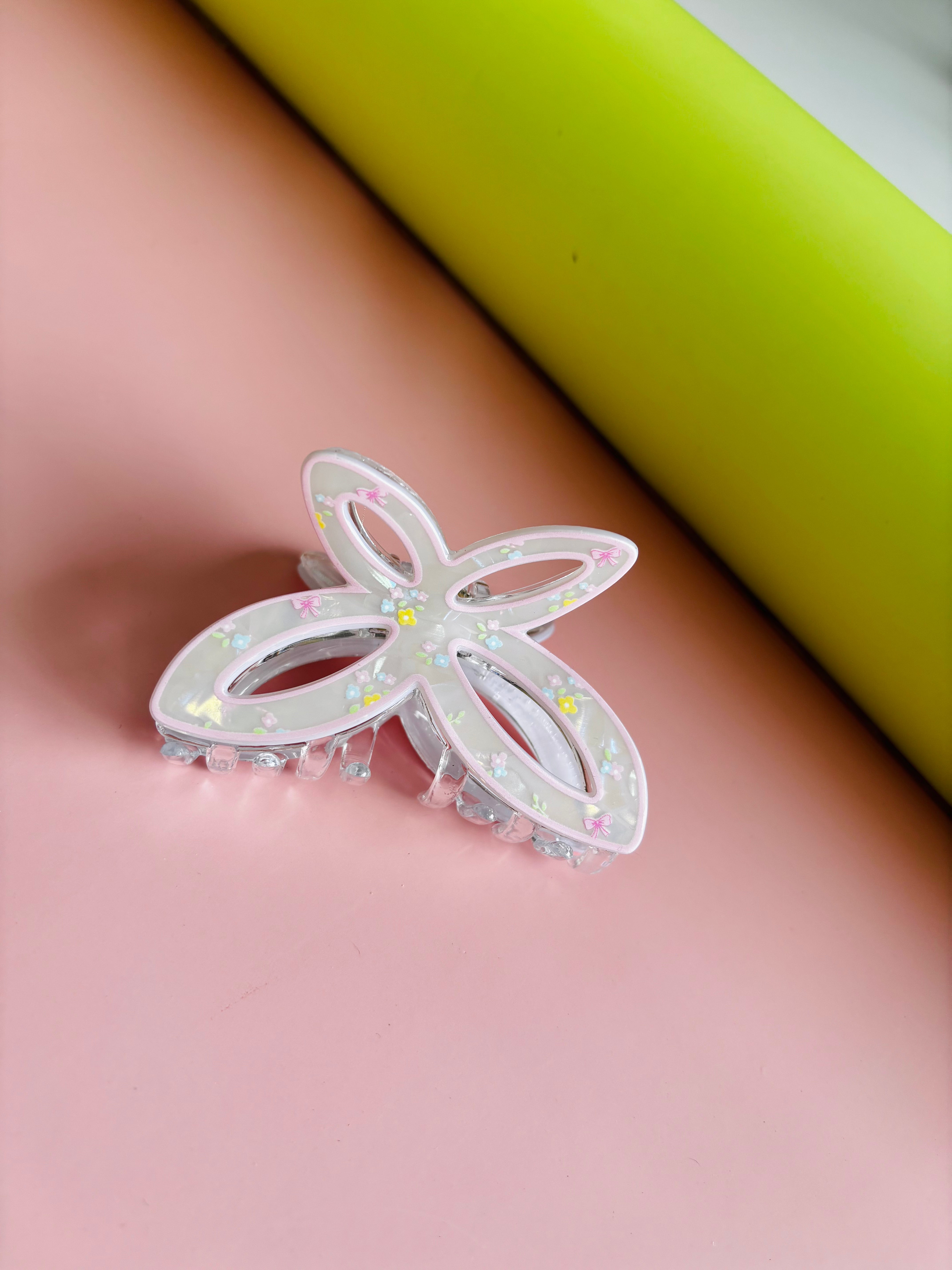 Presilha Borboleta Vazado Floral