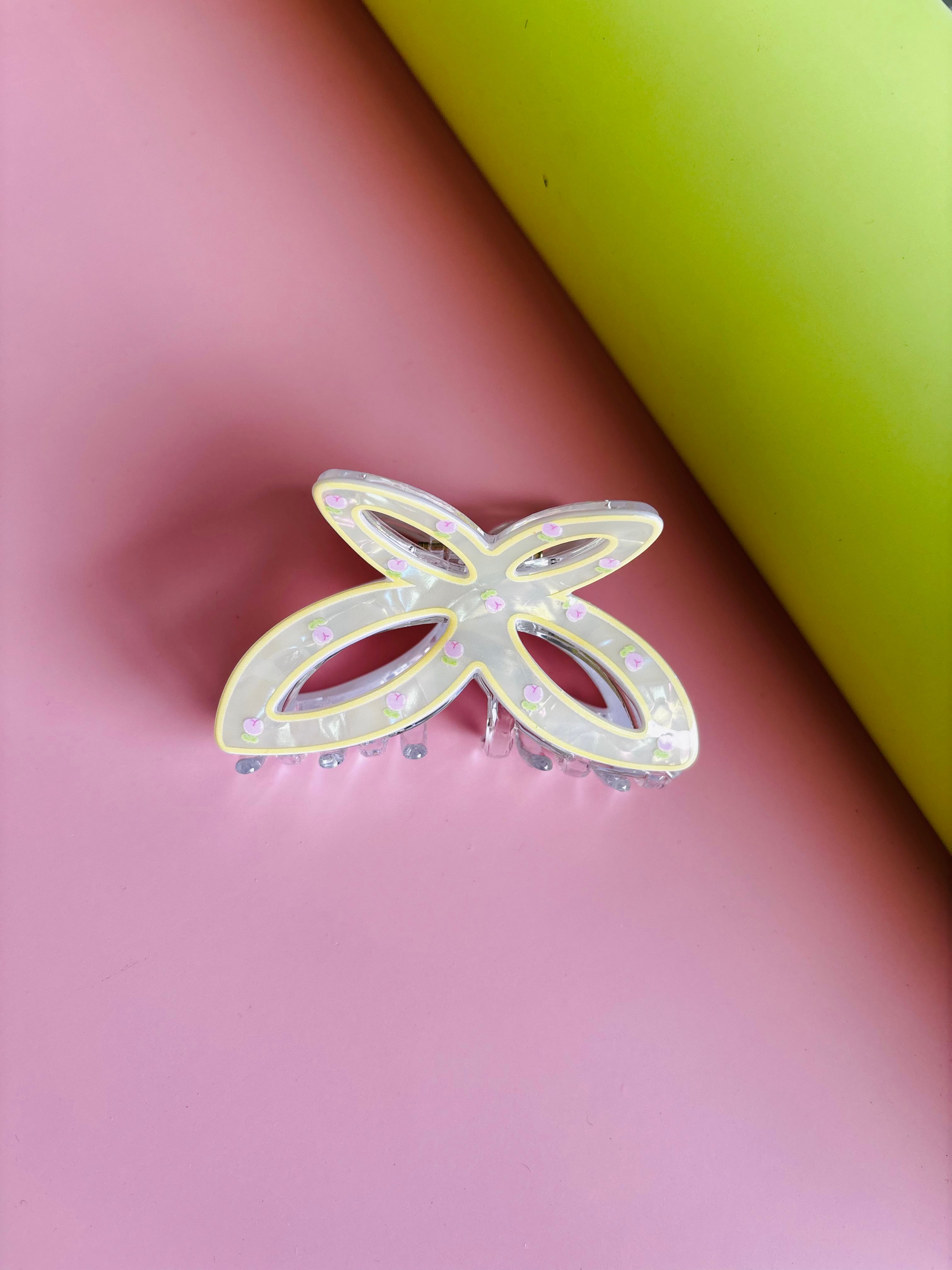 Presilha Borboleta Vazado Floral