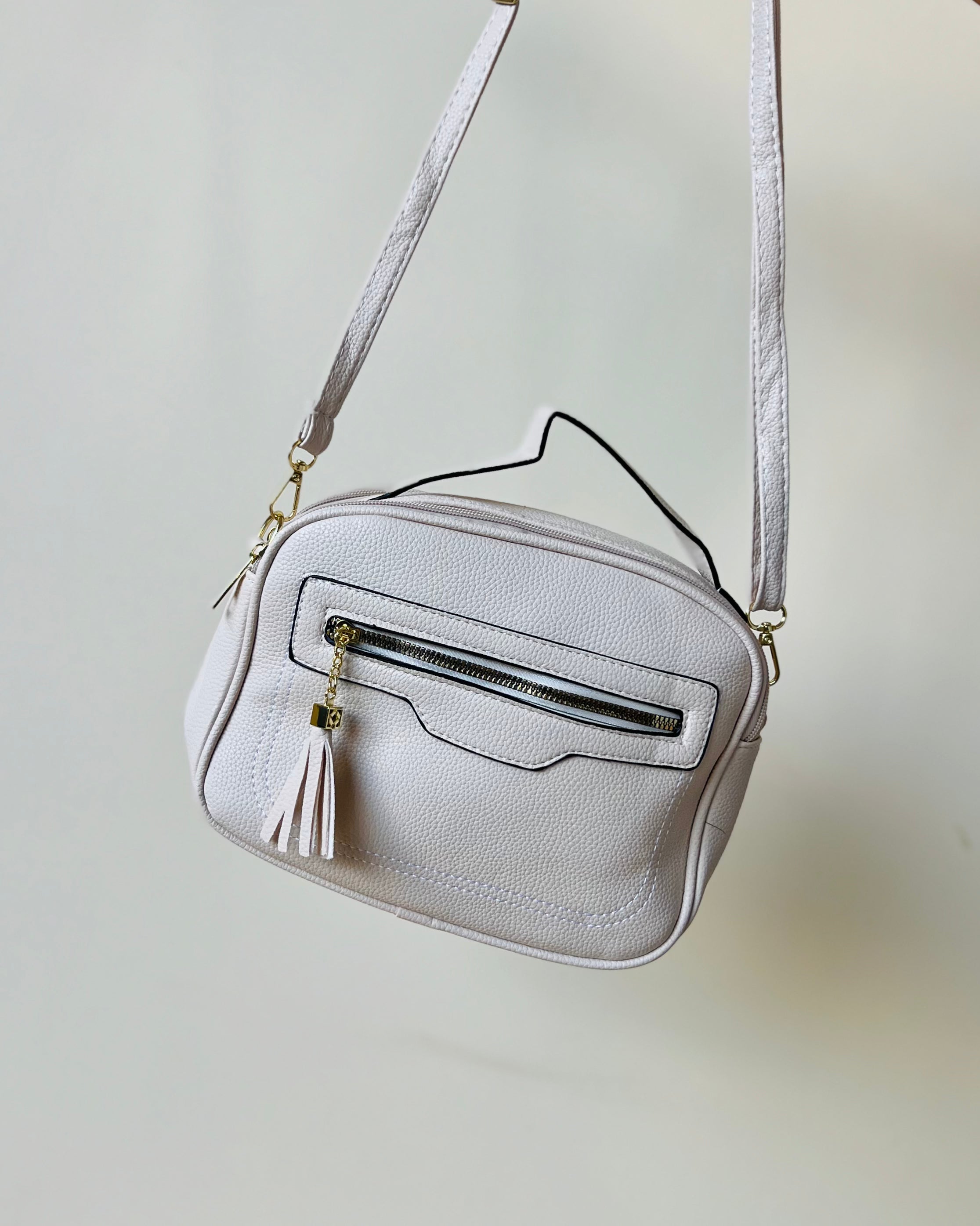 Bolsa Tiracolo com Bolso Frontal e Zíper