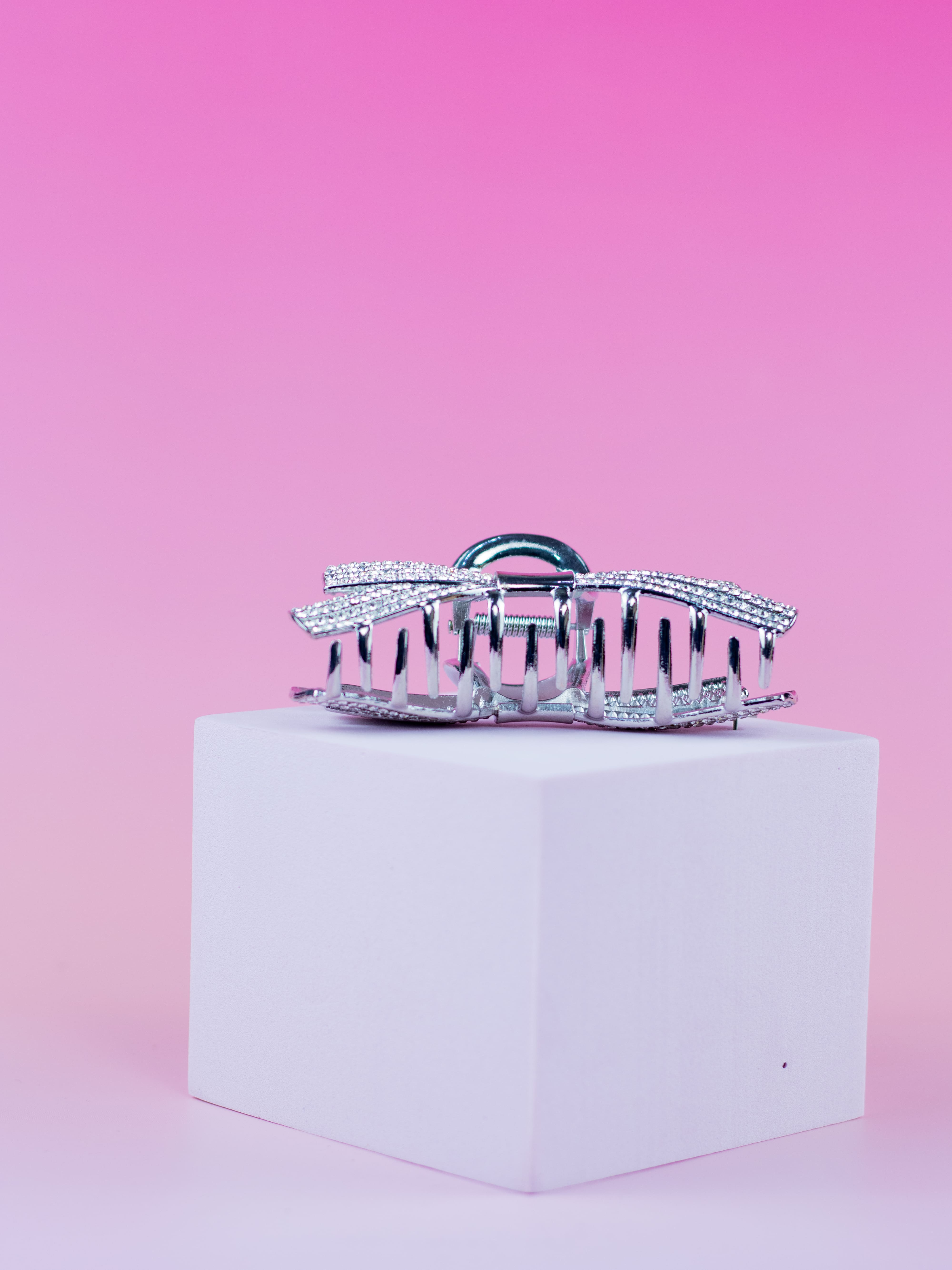 Piranha Prata Laço Metal com Strass