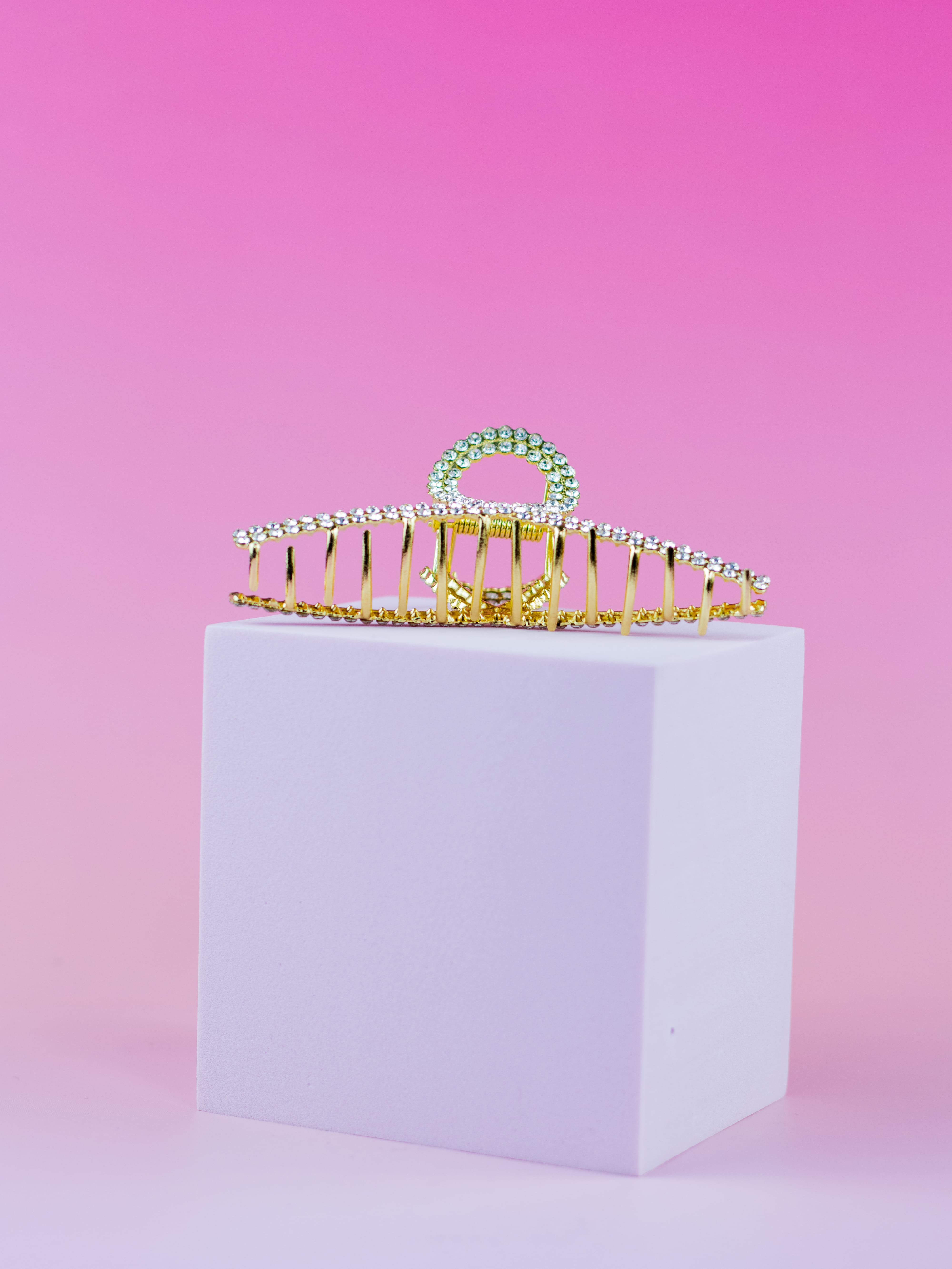 Piranha de Metal com Strass Clássica Dourada G