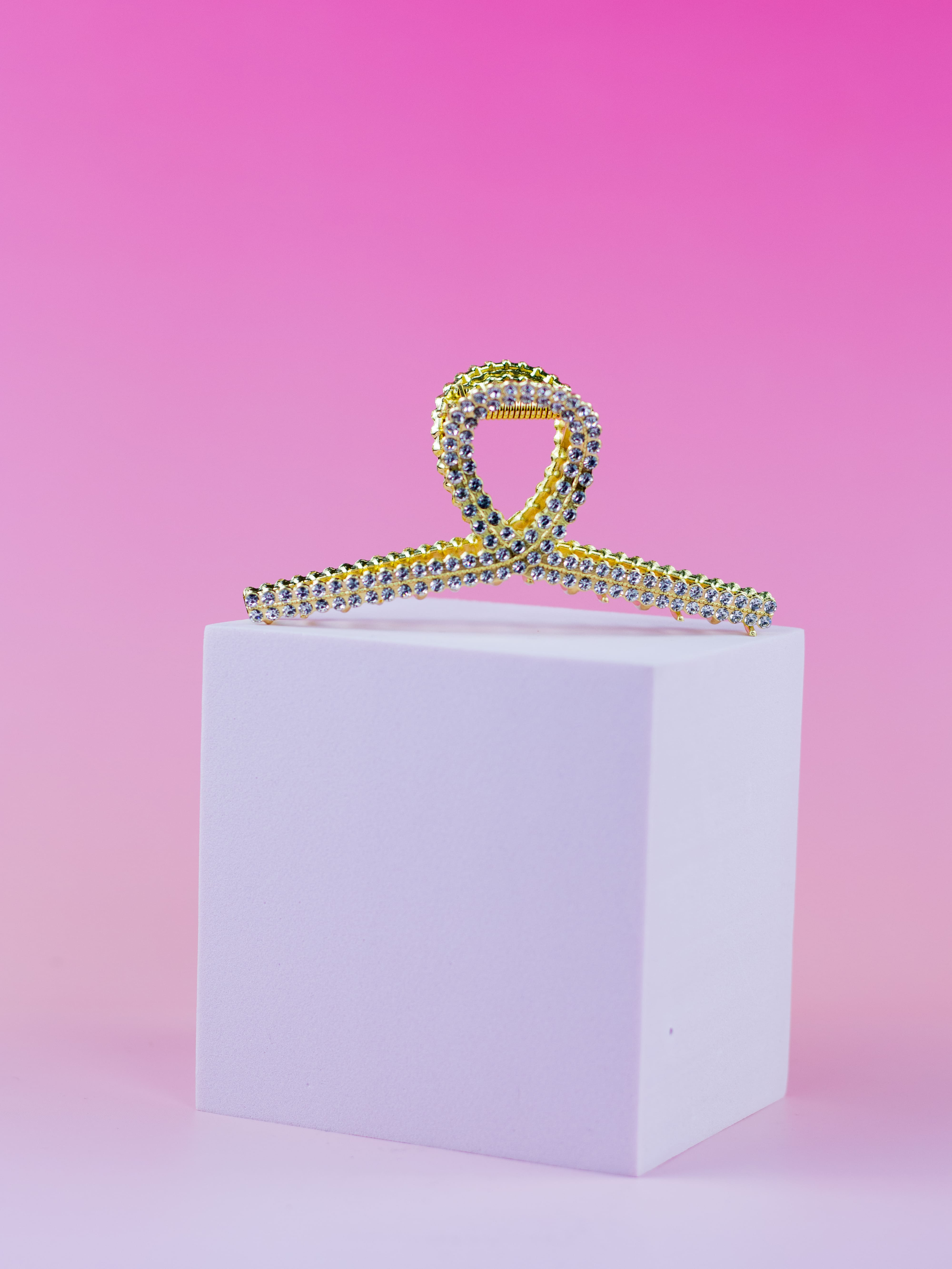 Piranha de Metal com Strass Clássica Dourada G