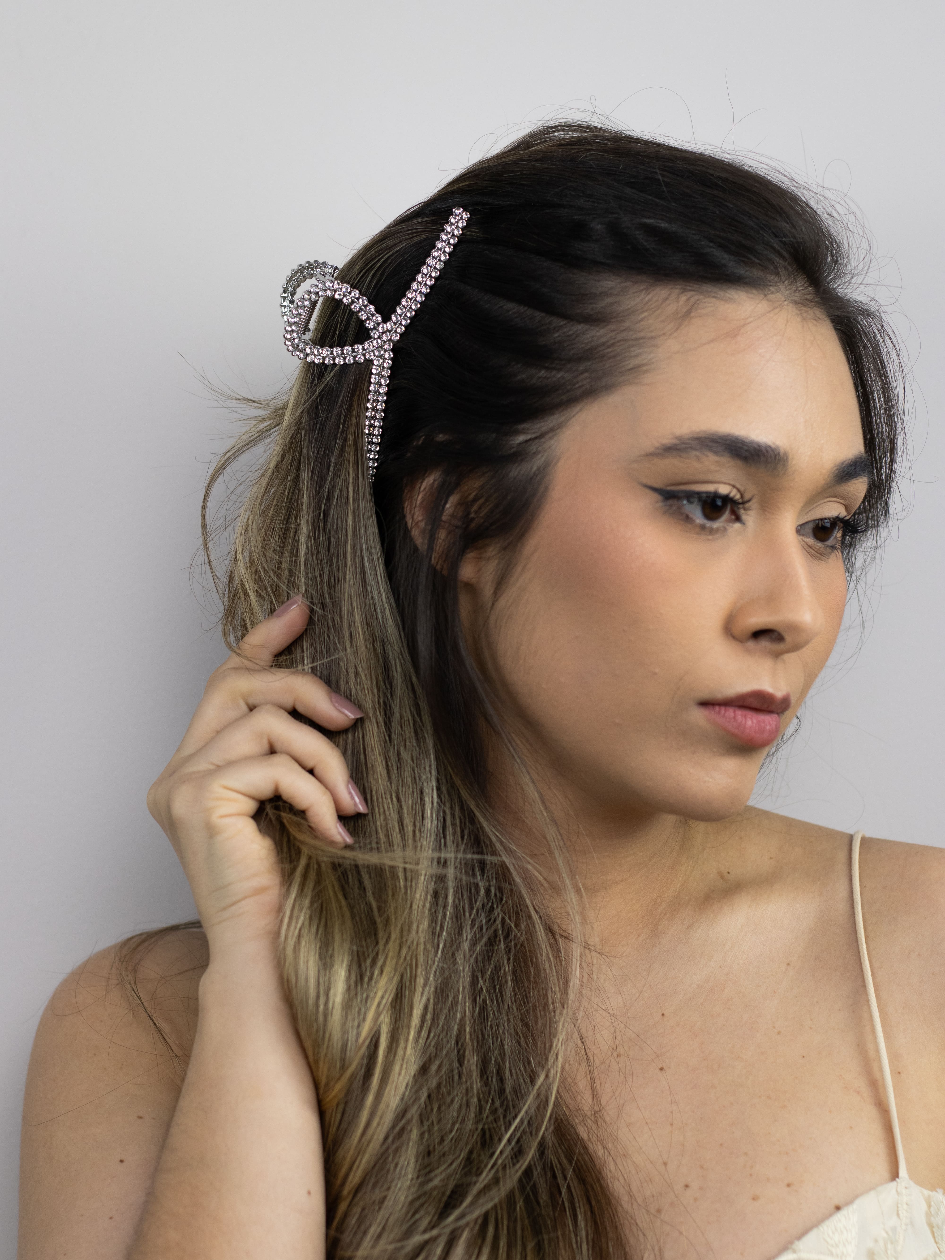 Piranha de Metal com Strass Clássica Prata G