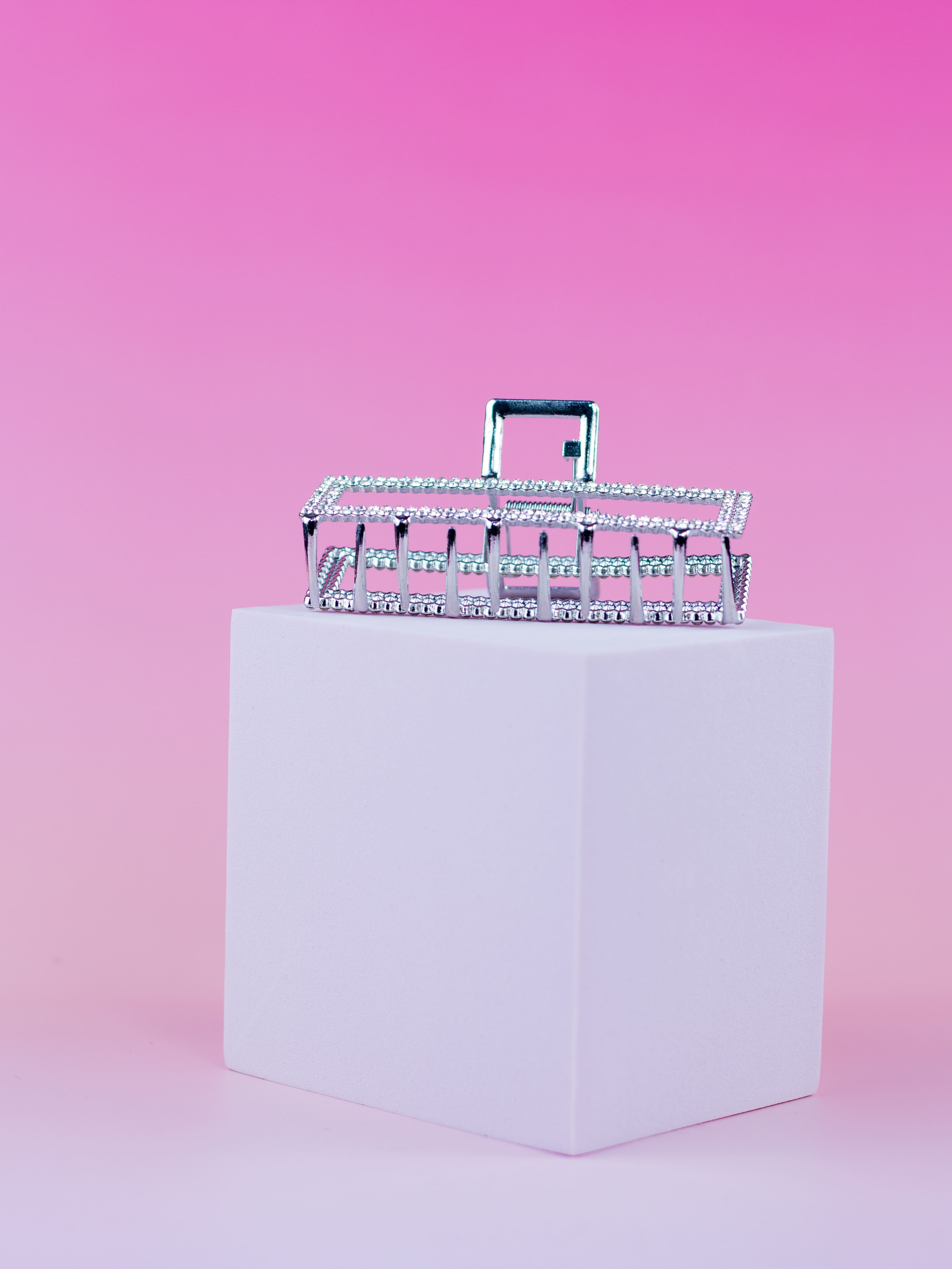 Piranha de Metal Retangular com Strass Prata