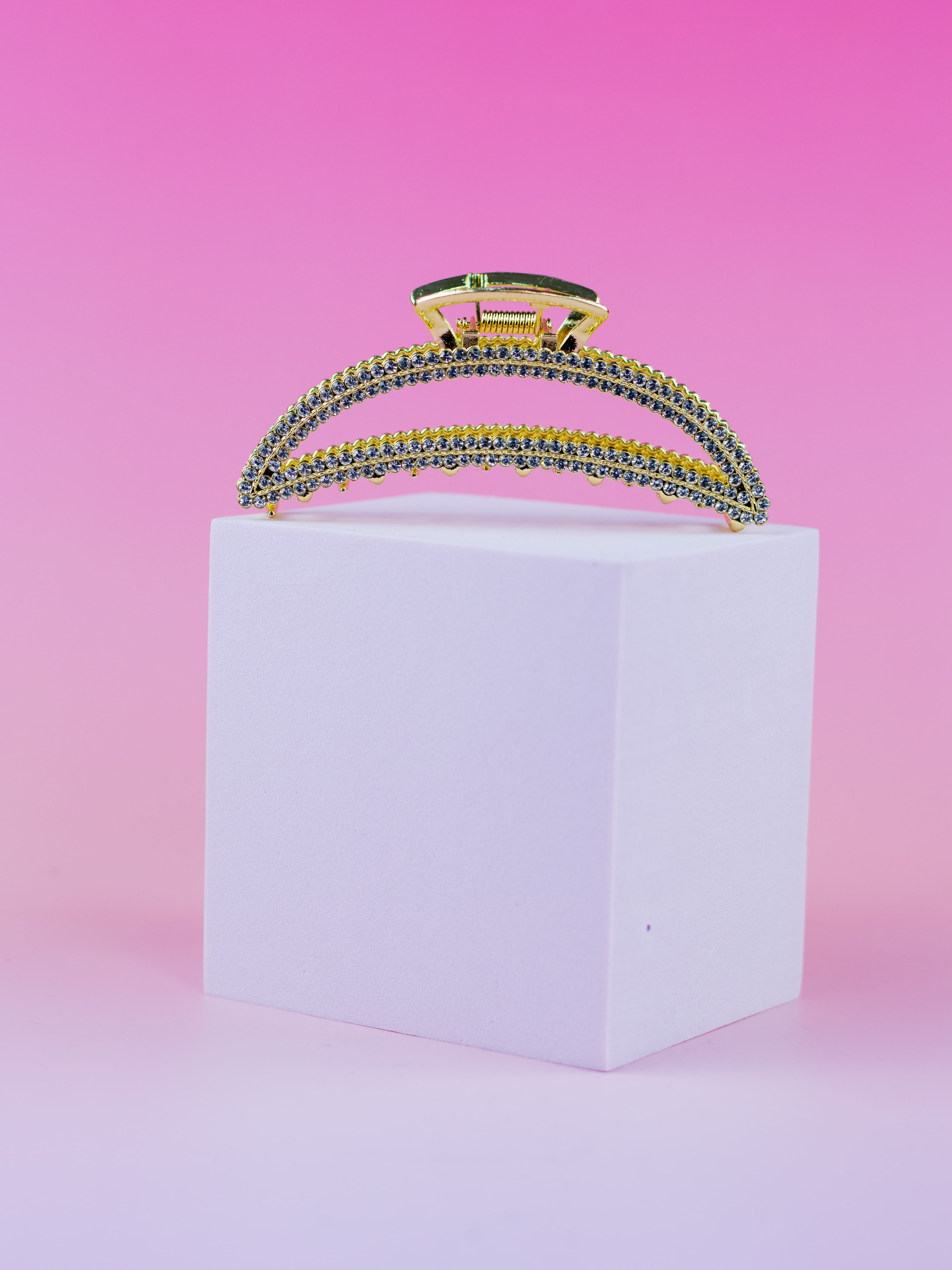 Piranha de Metal com Strass Meia Lua Dourada