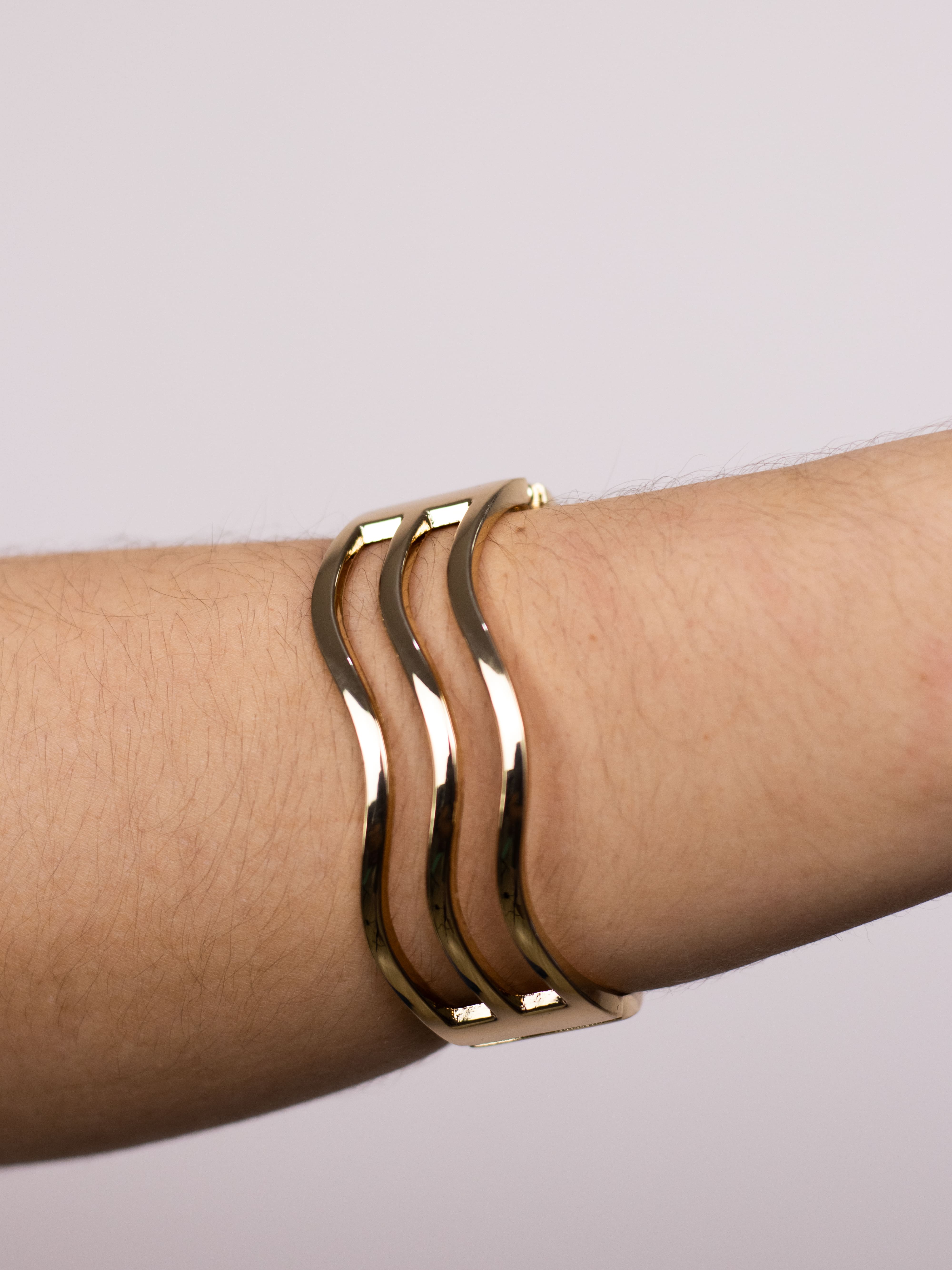 Bracelete Metal Dourado Vazado