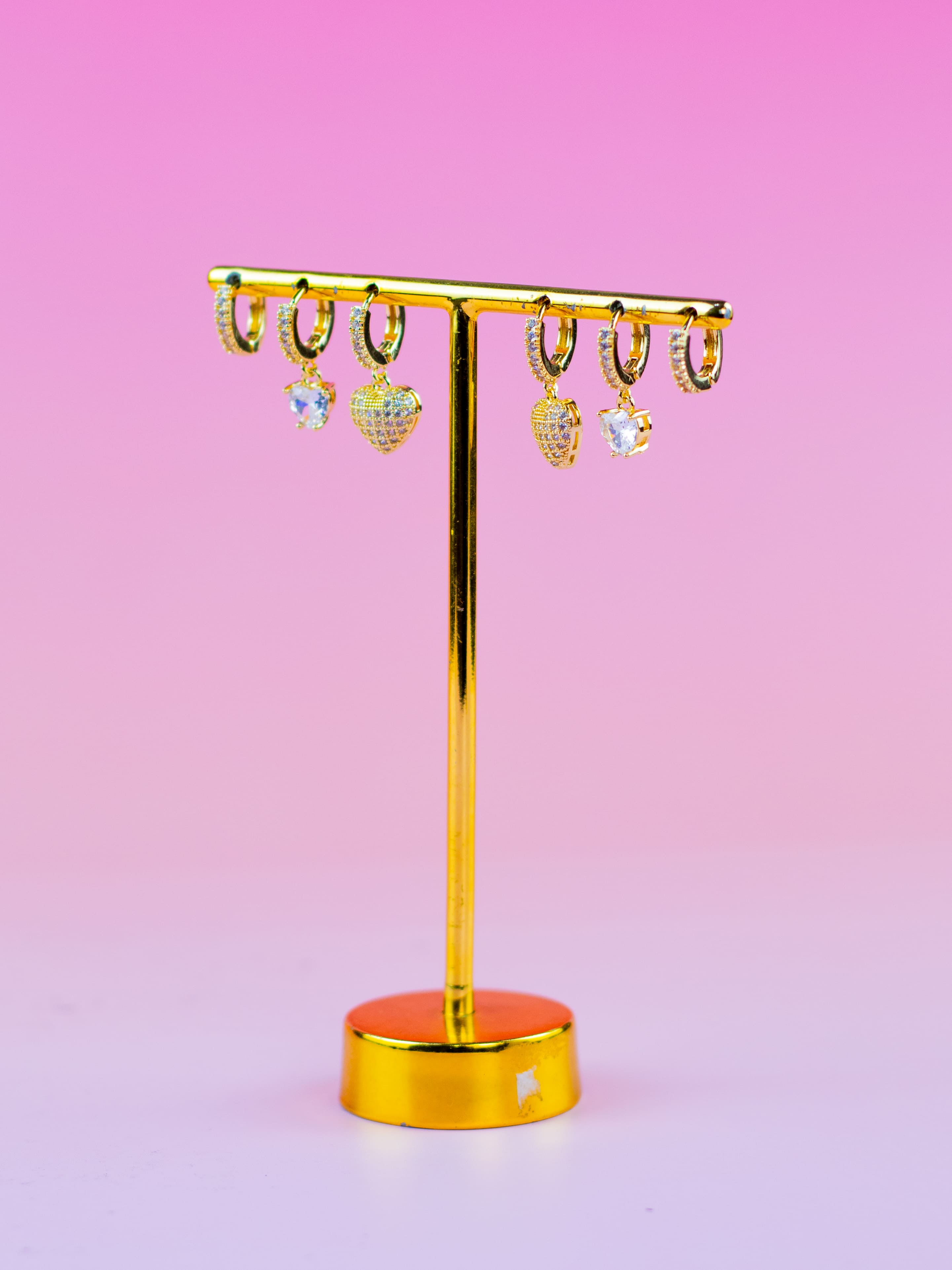 Brinco Trio Argolinha Dourada com Pingente de Coração Cravejado