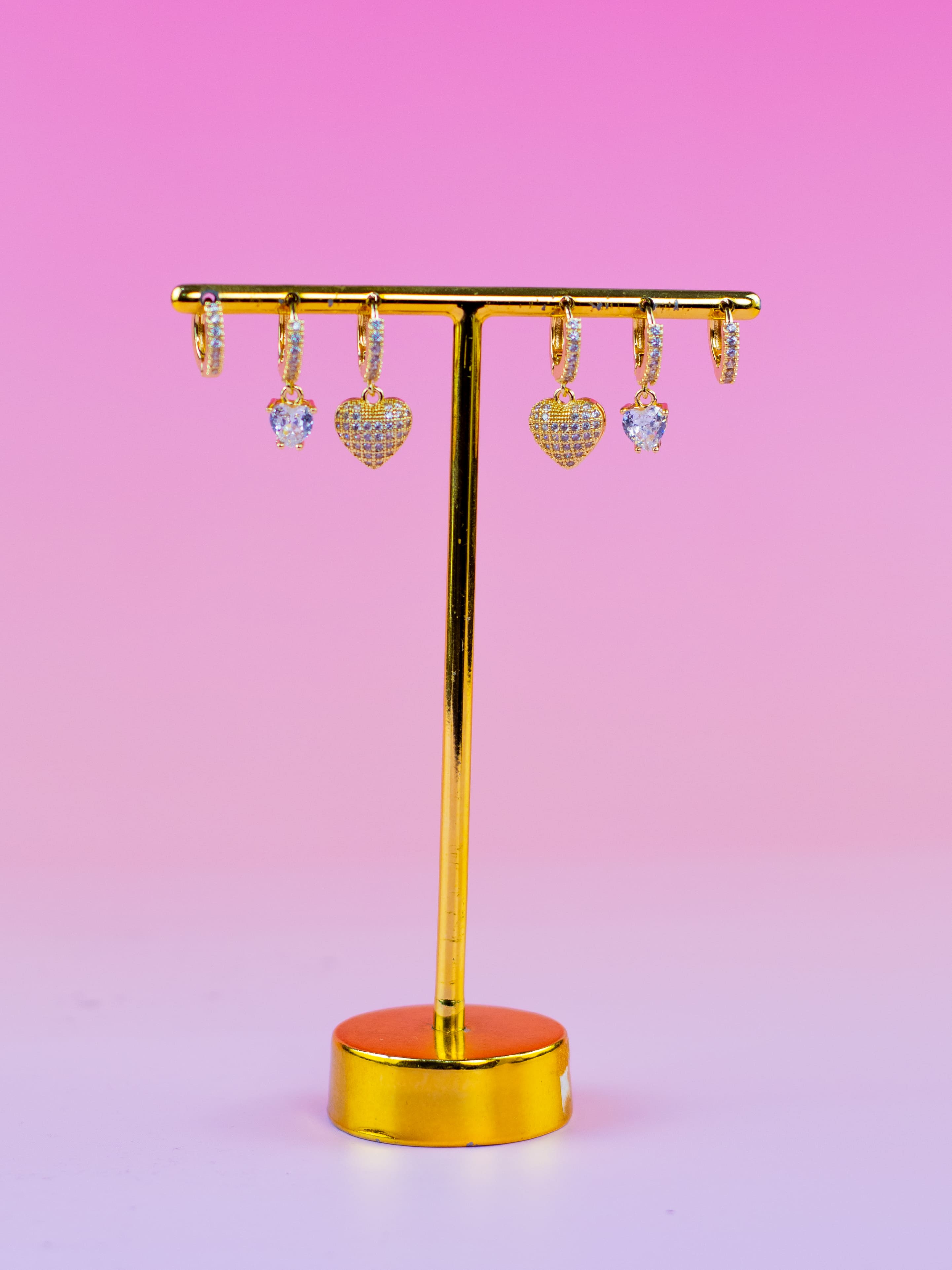 Brinco Trio Argolinha Dourada com Pingente de Coração Cravejado