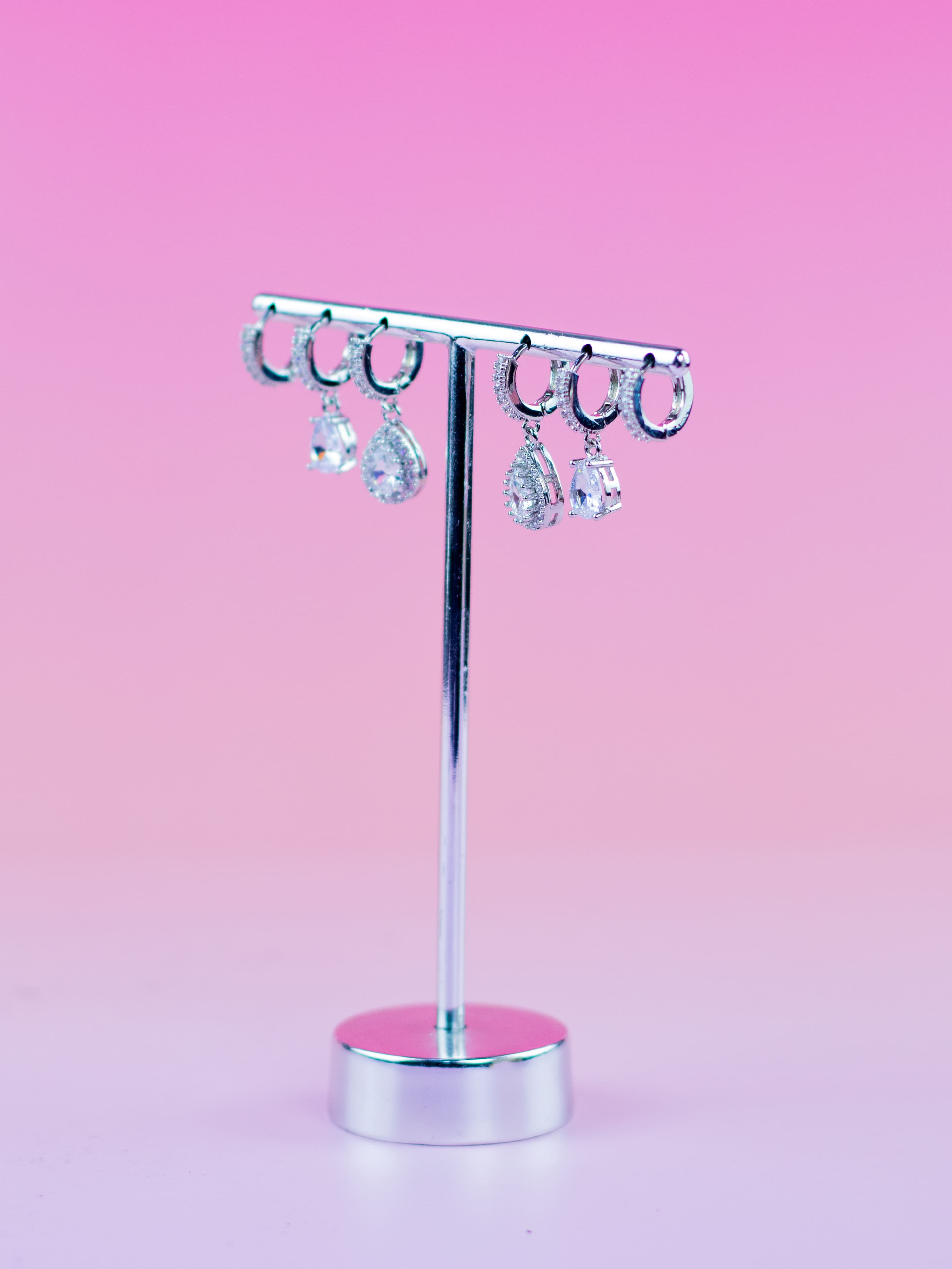 Brinco Trio Argolinha Dourado com Pingente Gota de Zircônia