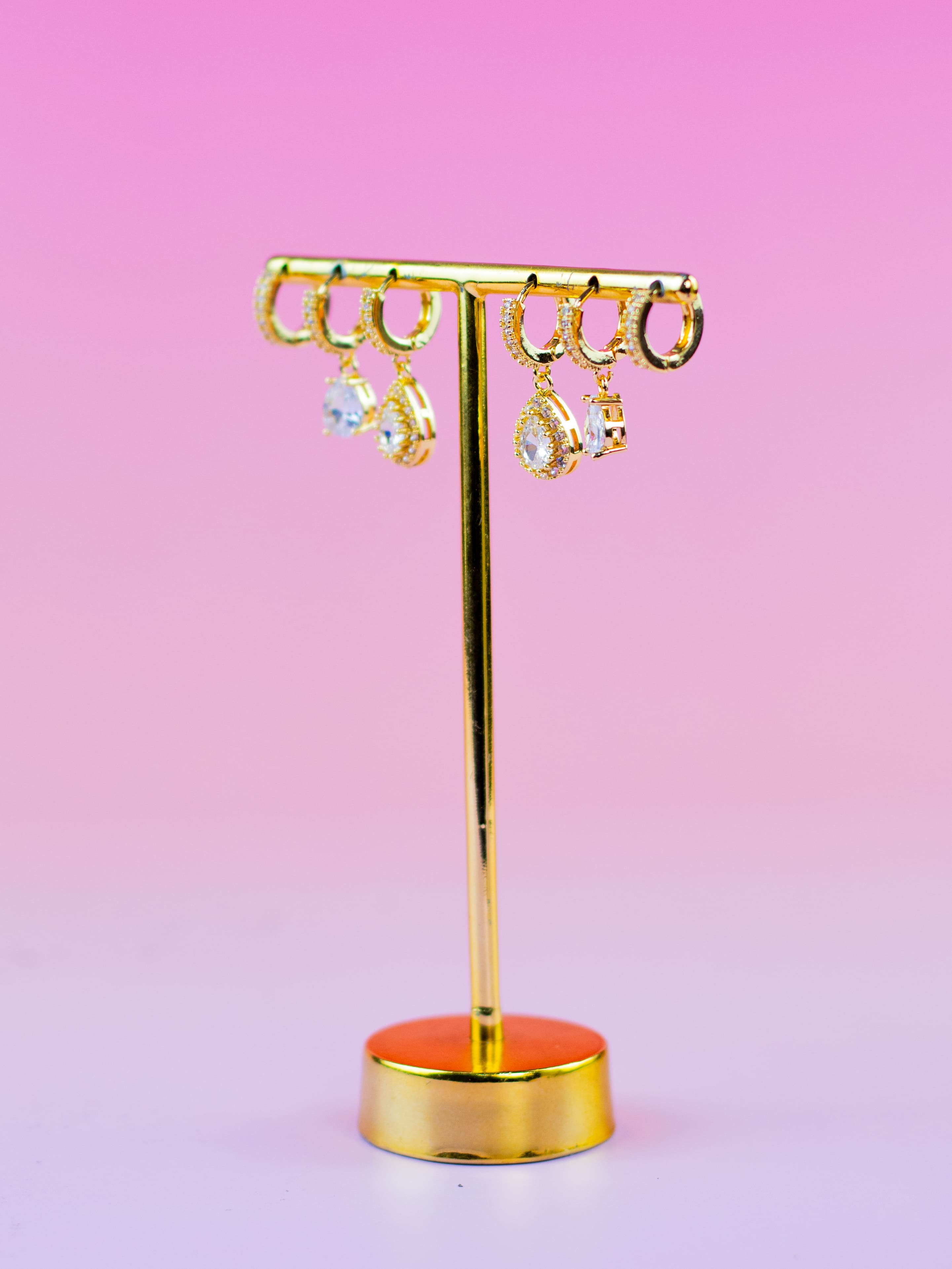 Brinco Trio Argolinha Dourado com Pingente Gota de Zircônia