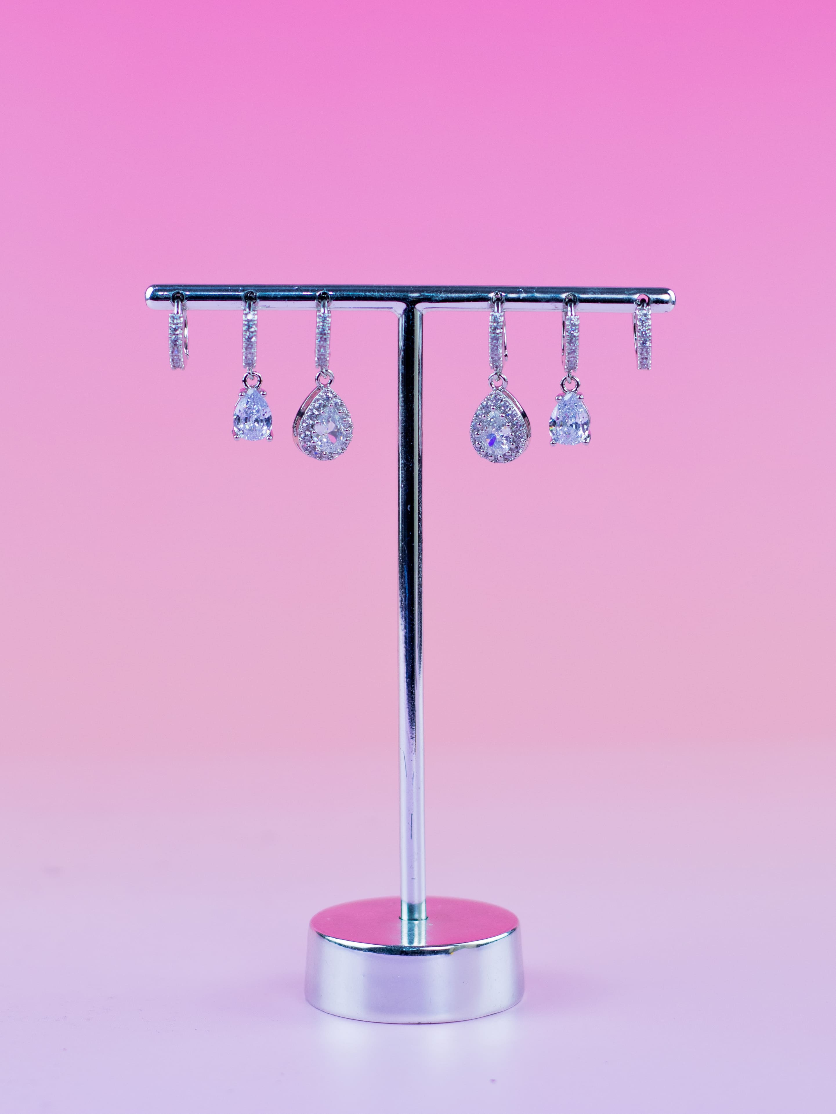 Brinco Trio Argolinha Dourado com Pingente Gota de Zircônia