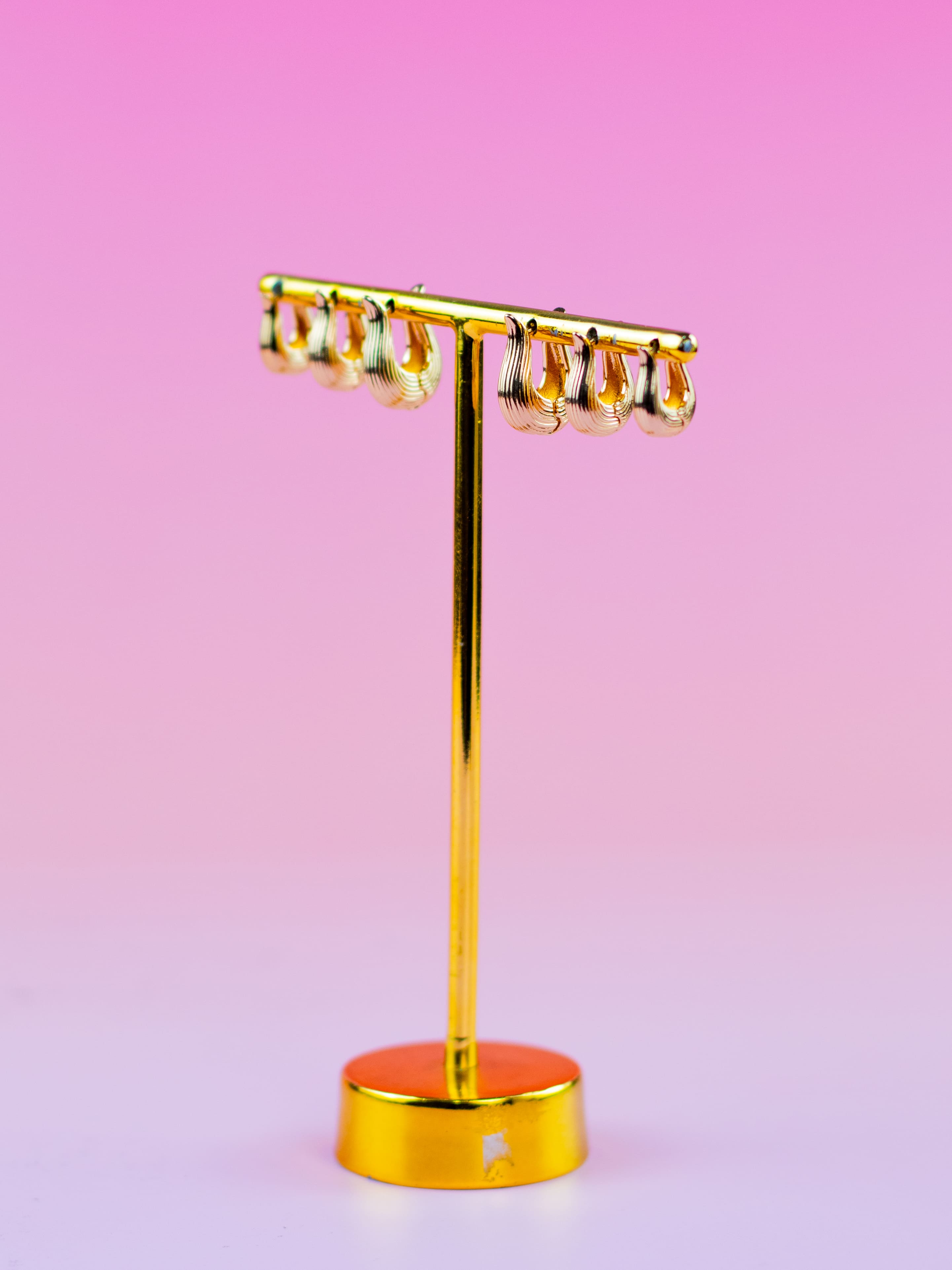 Brinco Trio de Argolinha de Gota Dourado com Friso