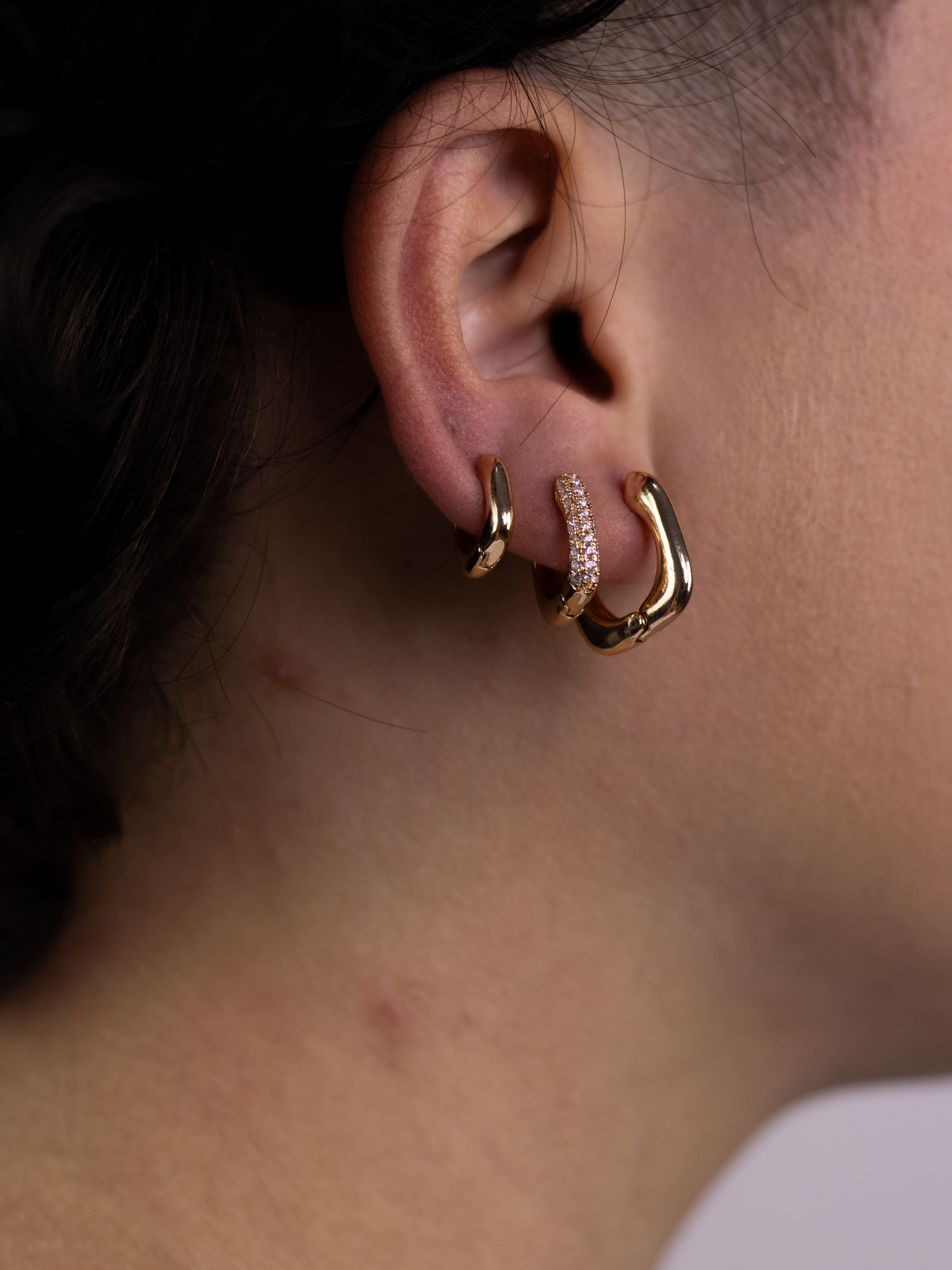 Brinco Trio de Argolinha Dourada Quadrade de Zircônia e Metal