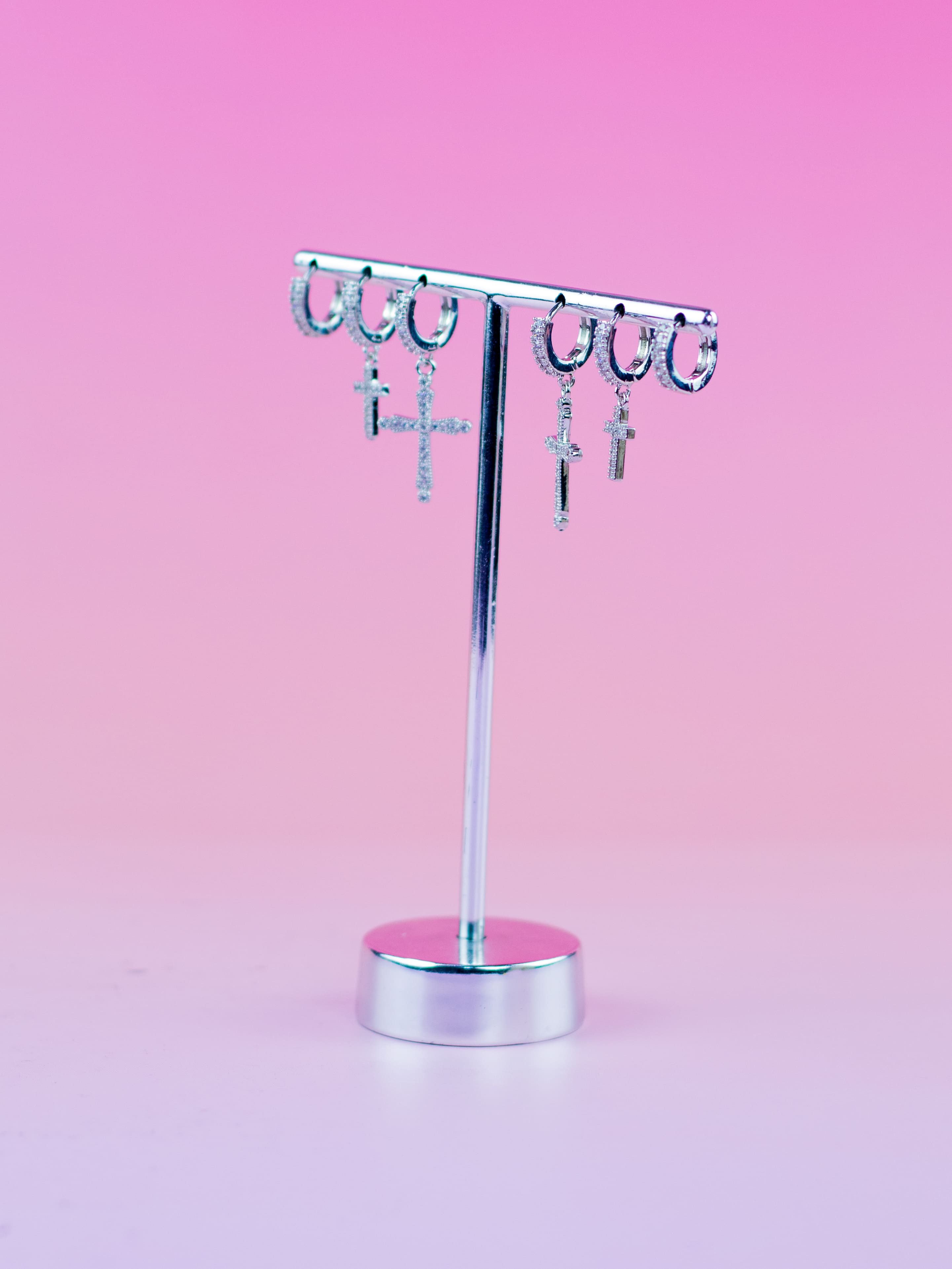 Brinco Trio Argolinha de Zircônia com Pingente de Cruz Prata