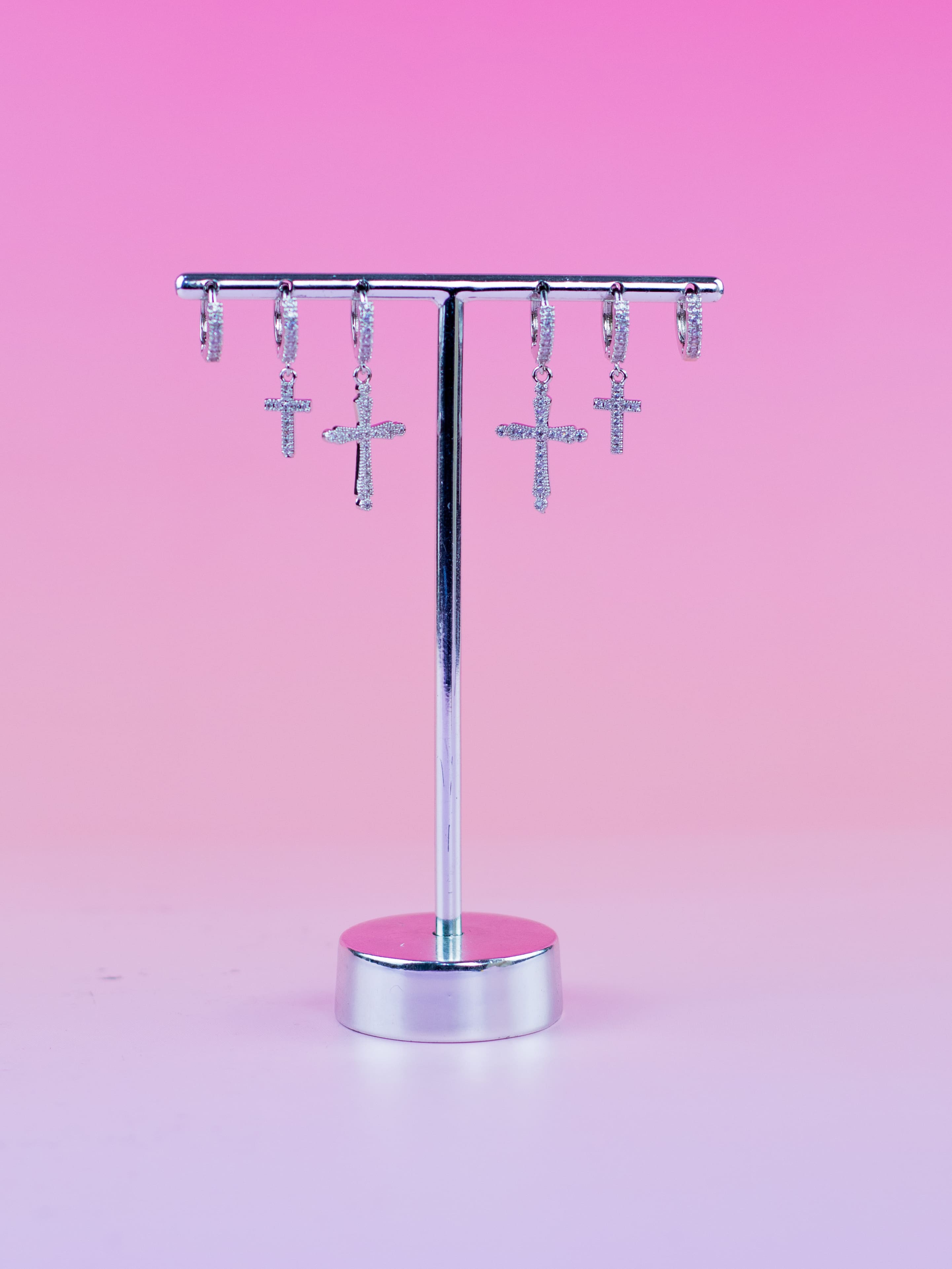 Brinco Trio Argolinha de Zircônia com Pingente de Cruz Prata