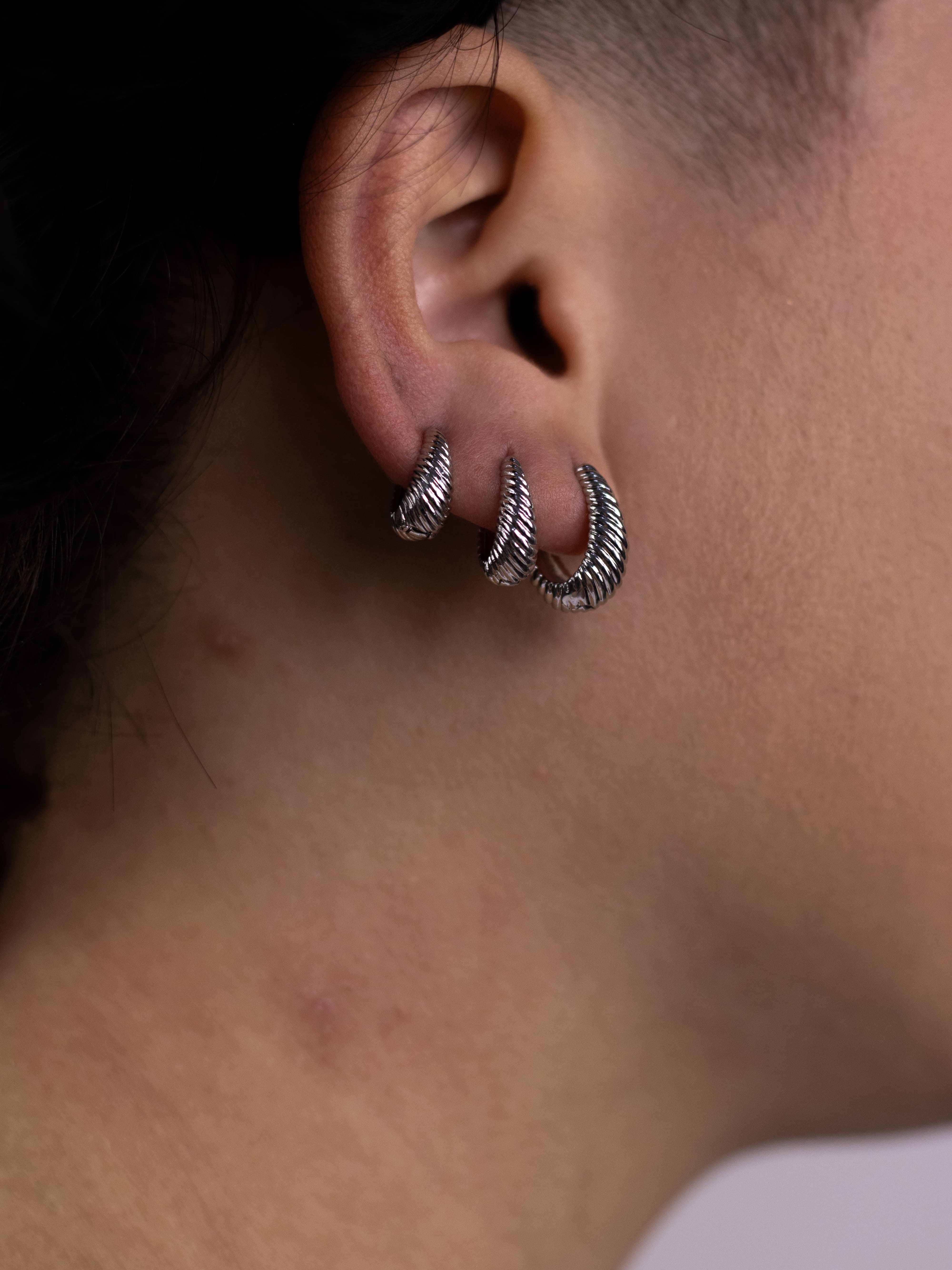 Brinco Trio Argolinha de Metal Prata Liso com Friso