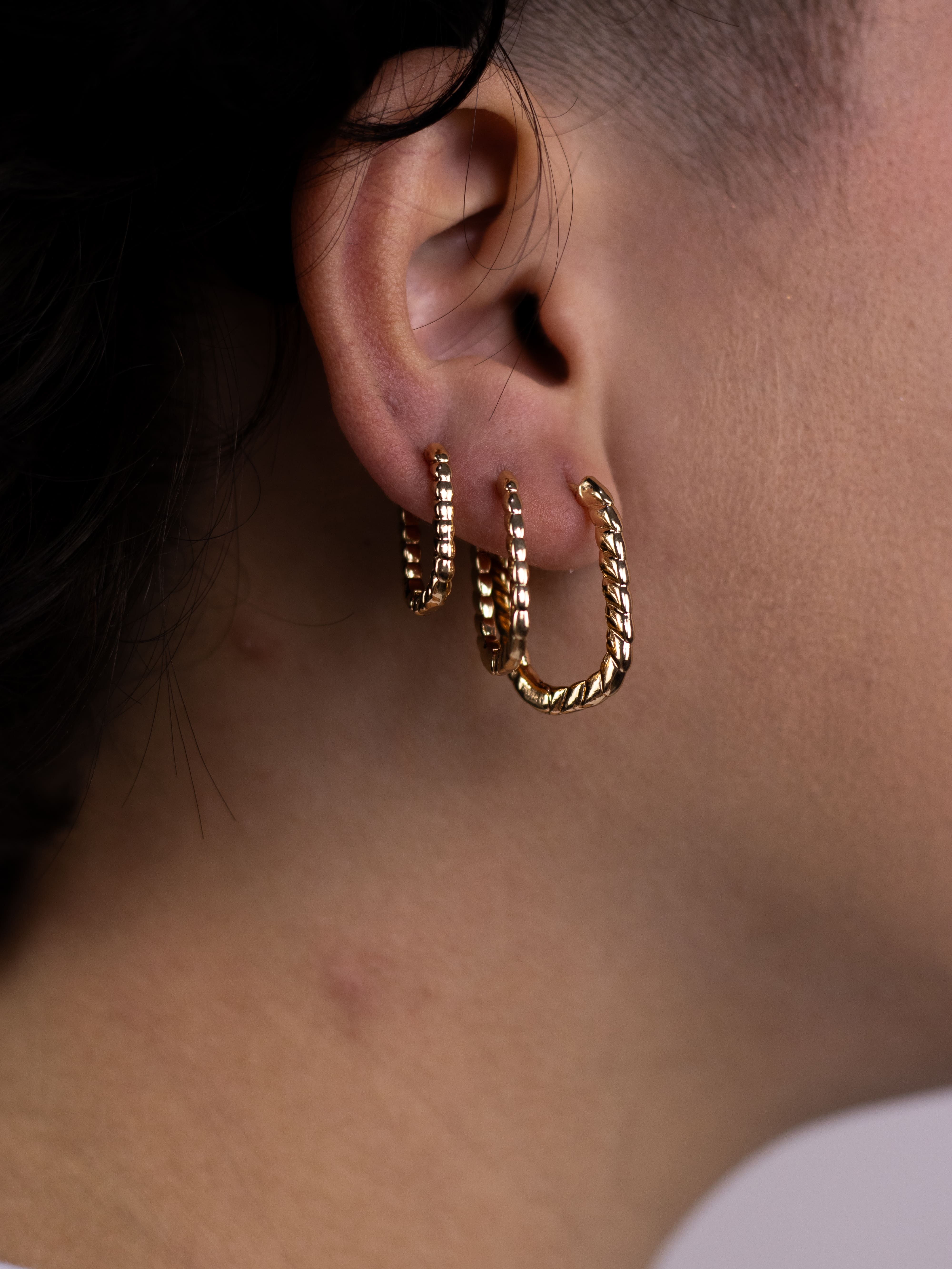 Brinco Trio de Argolinha Dourado Quadrada de Metal com Friso