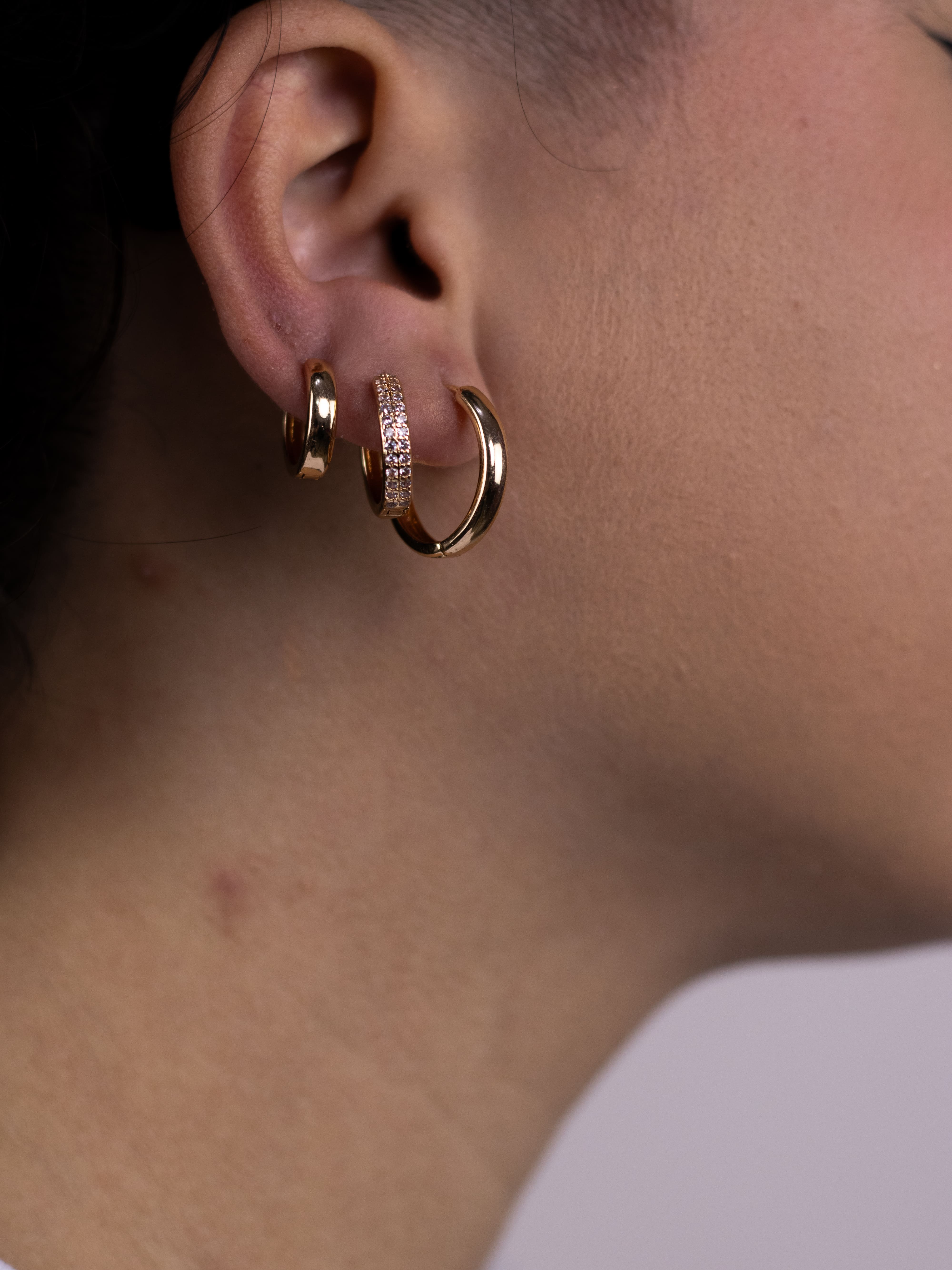 Brinco Trio de Argolinha de Zircônia com Metal Liso Dourado