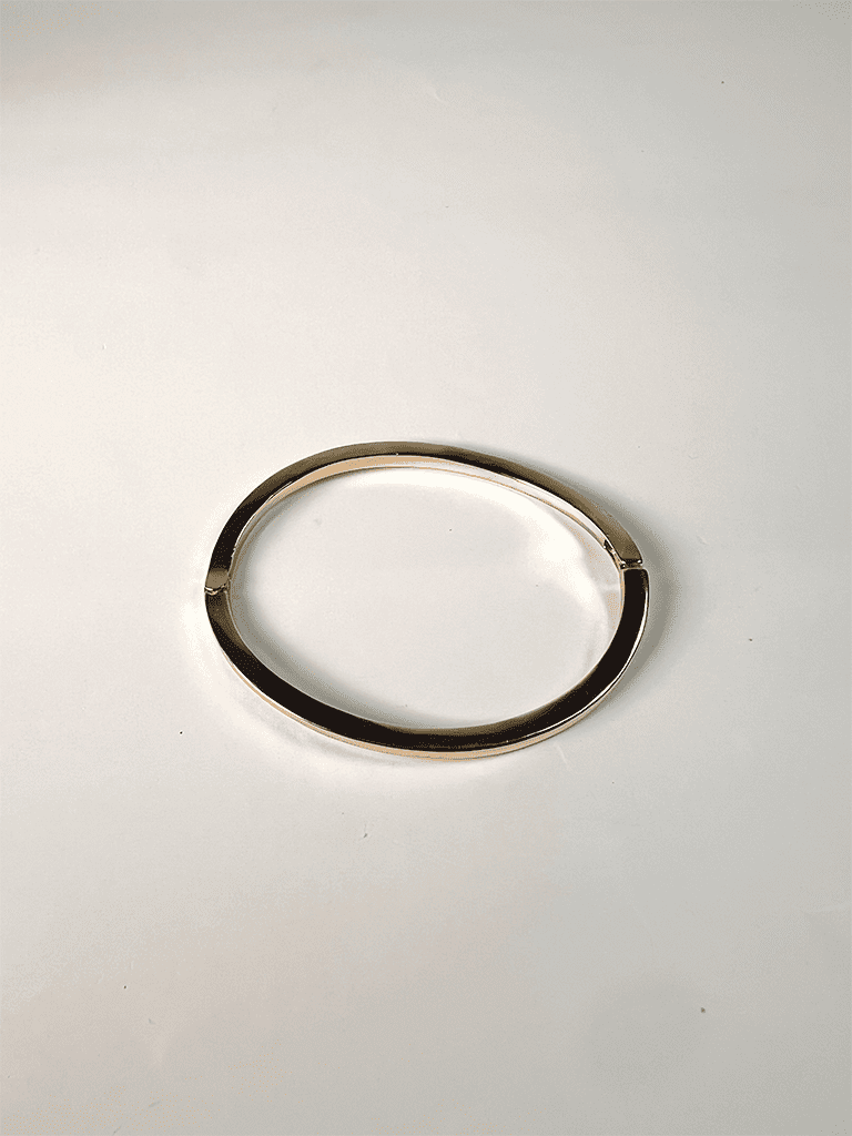 Pulseira Dourada Lisa Rígida com Design Minimalista