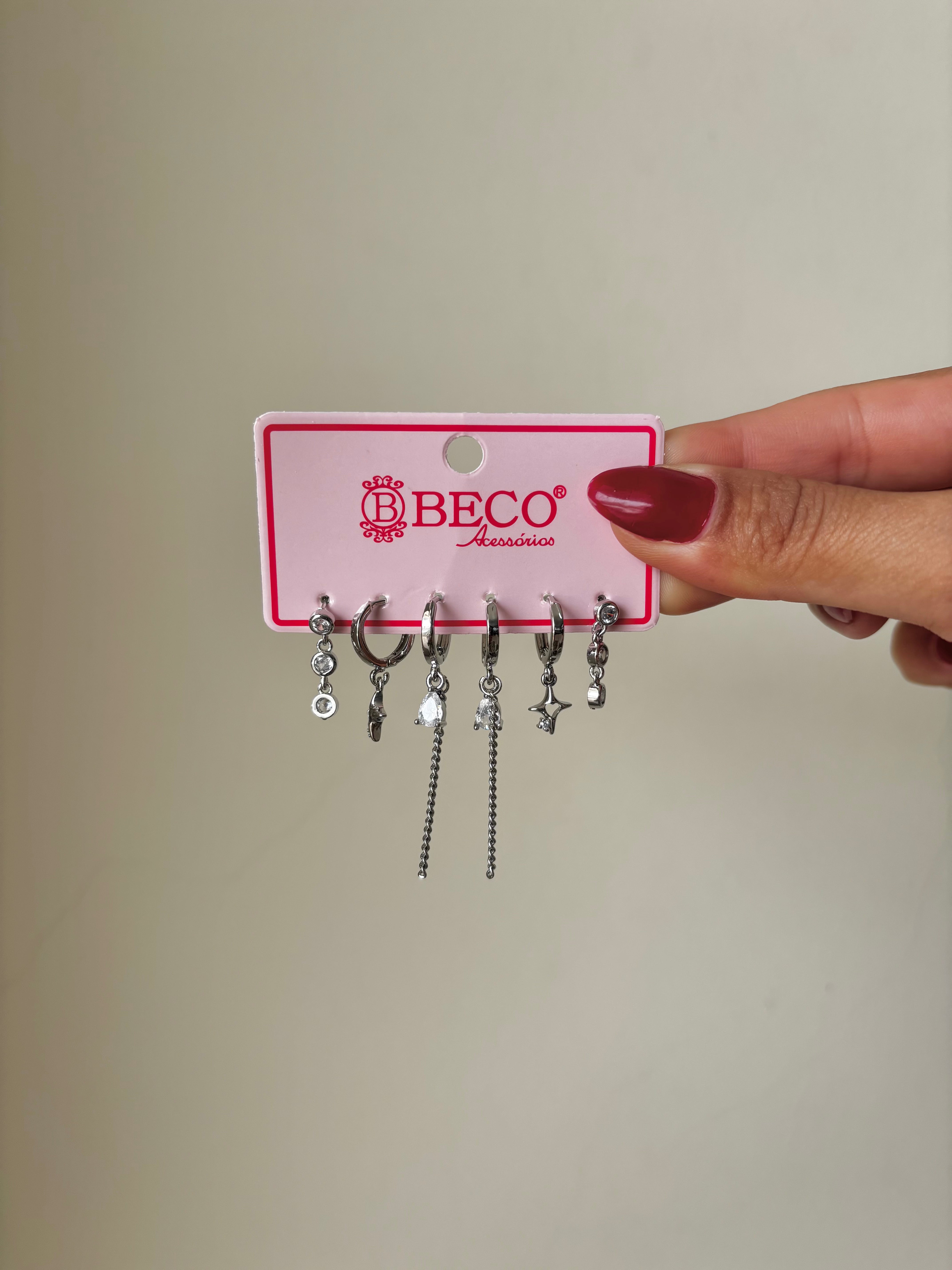Kit de Argolas com Pingentes Estrela e Corrente