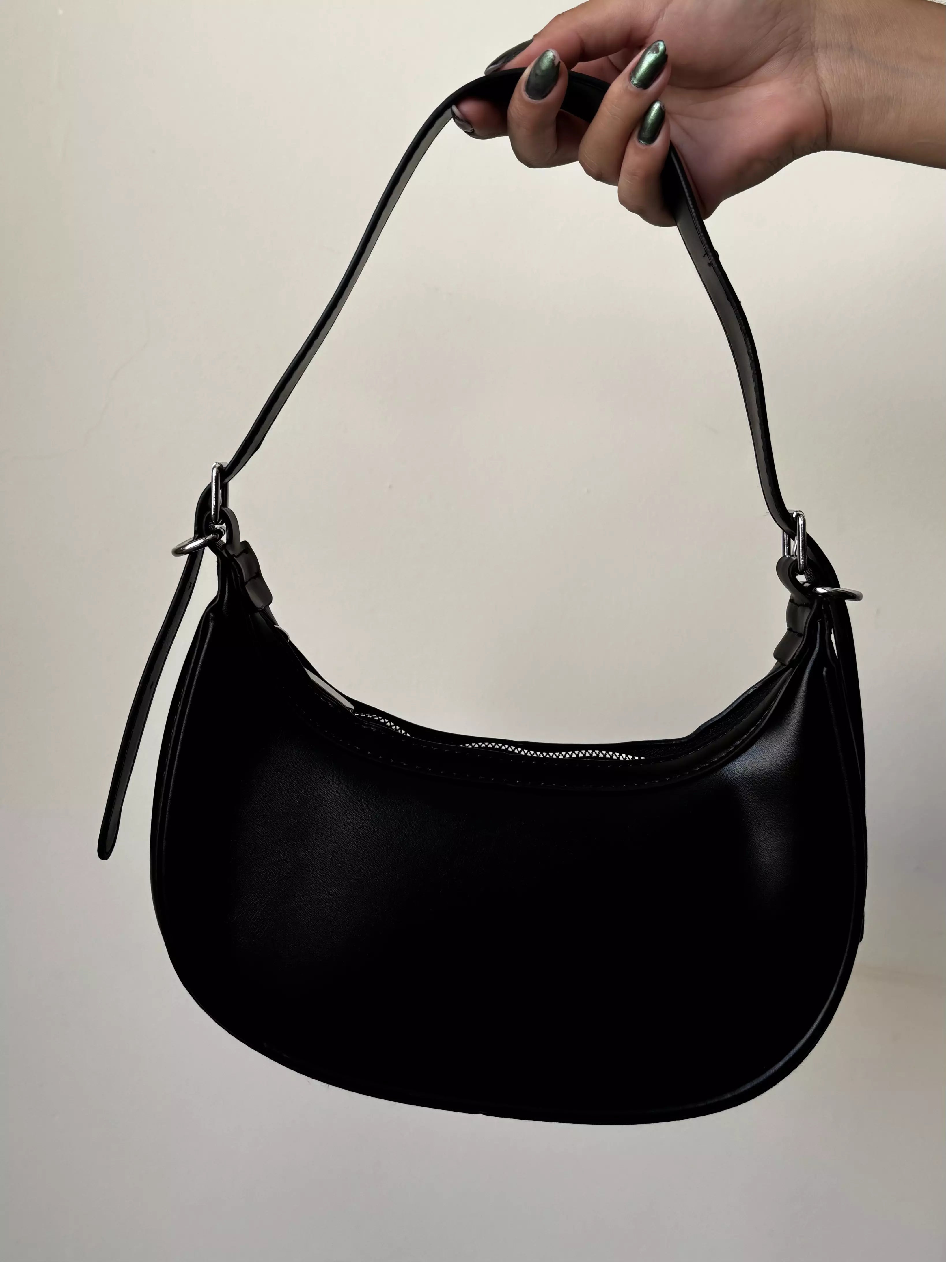 Bolsa de Couro Lisa Preta