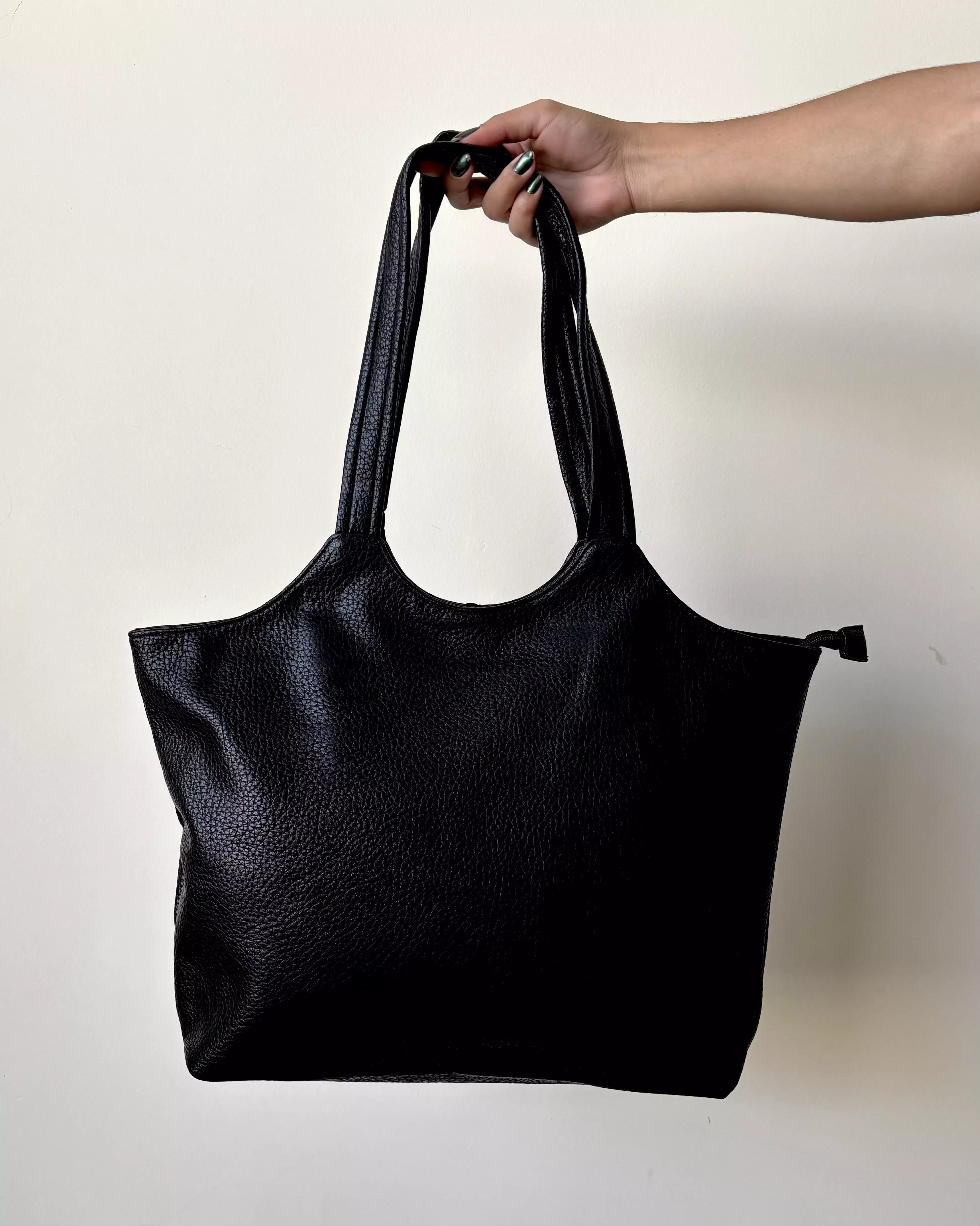 Bolsa Tote Preta Lisa