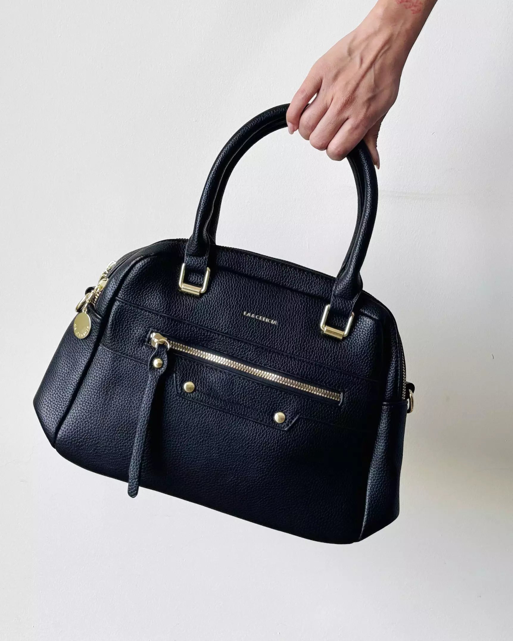 Bolsa Estruturada com Alça de Mão