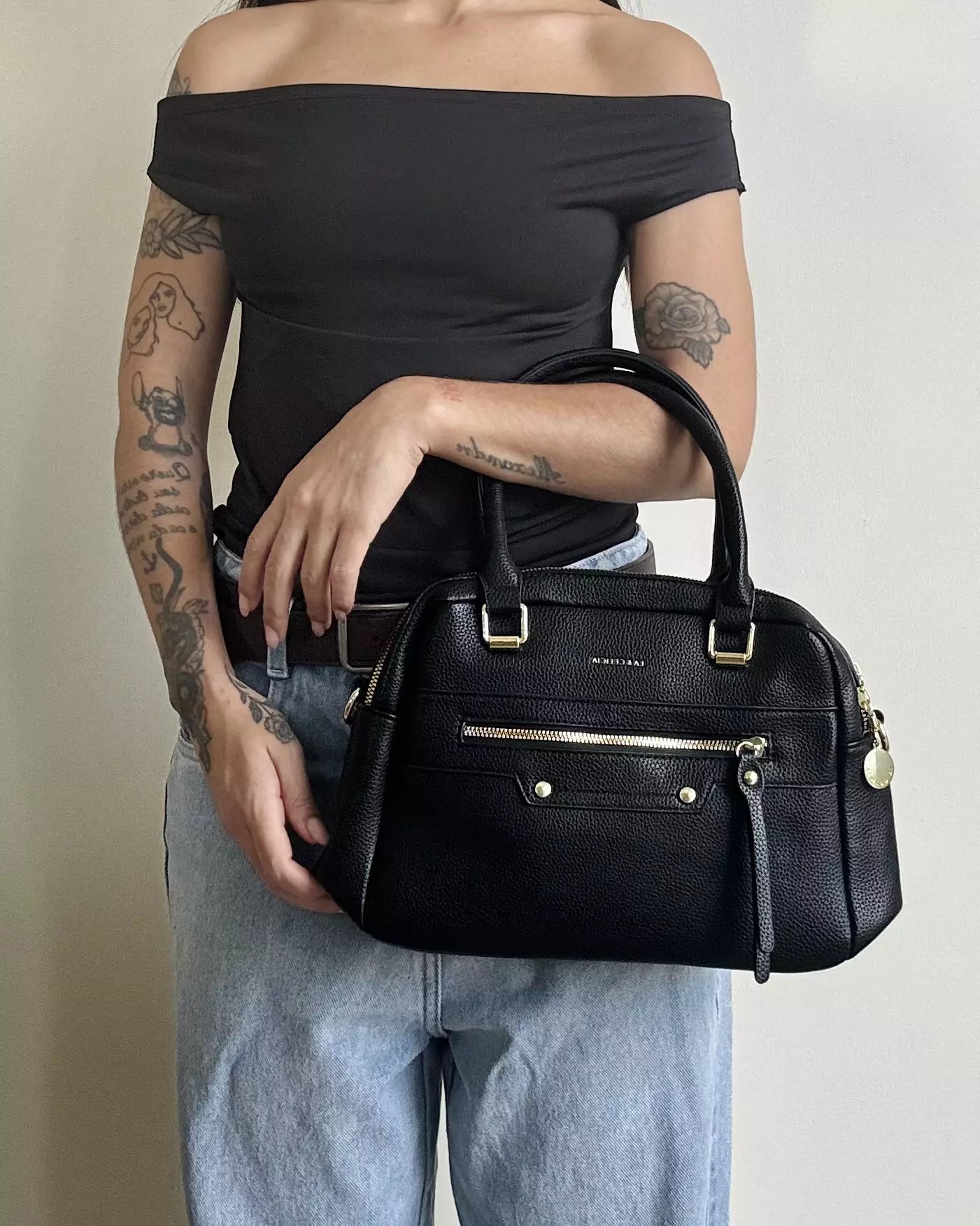 Bolsa Estruturada com Alça de Mão