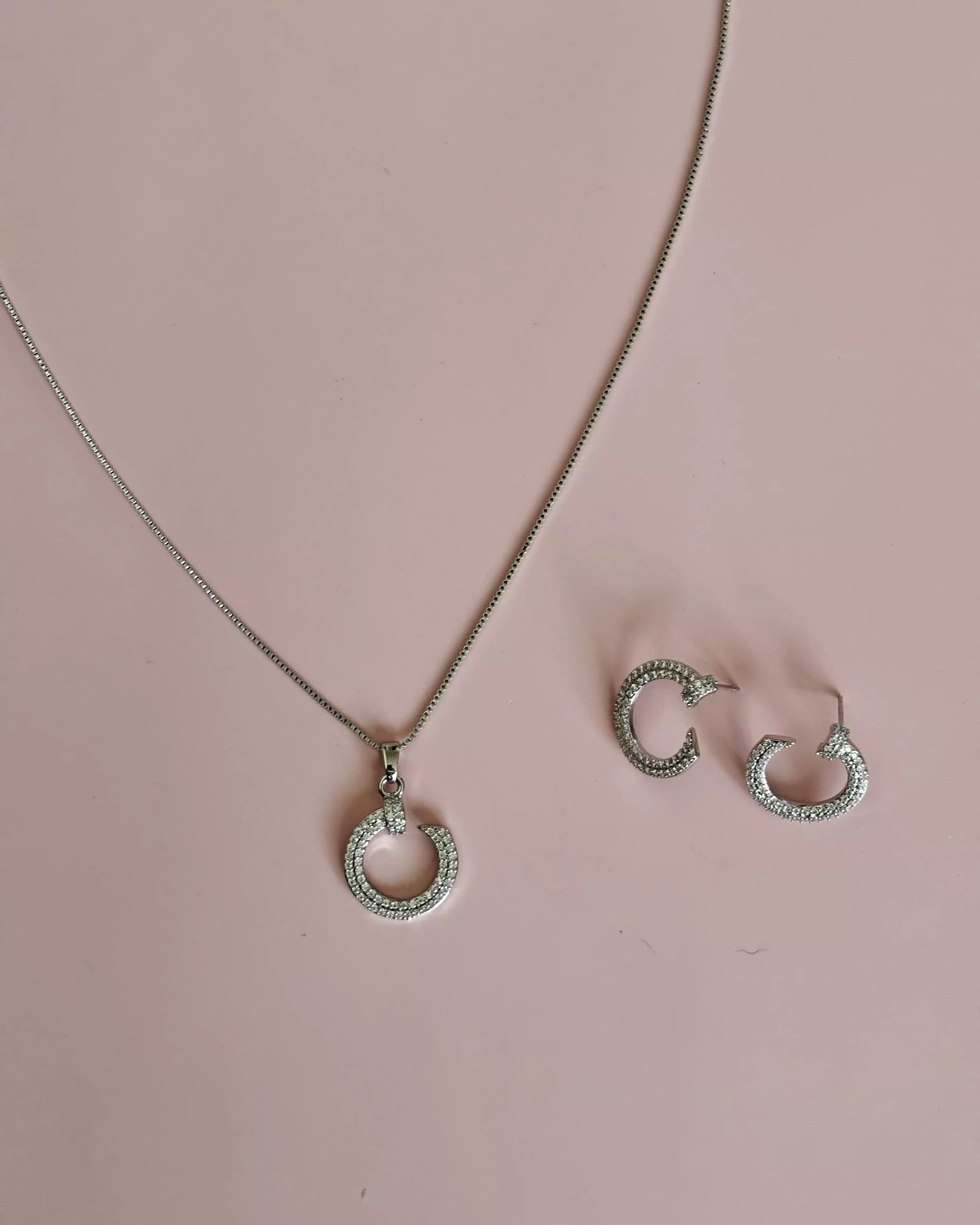 Conjunto Brinco e Colar Círculo Cravejado