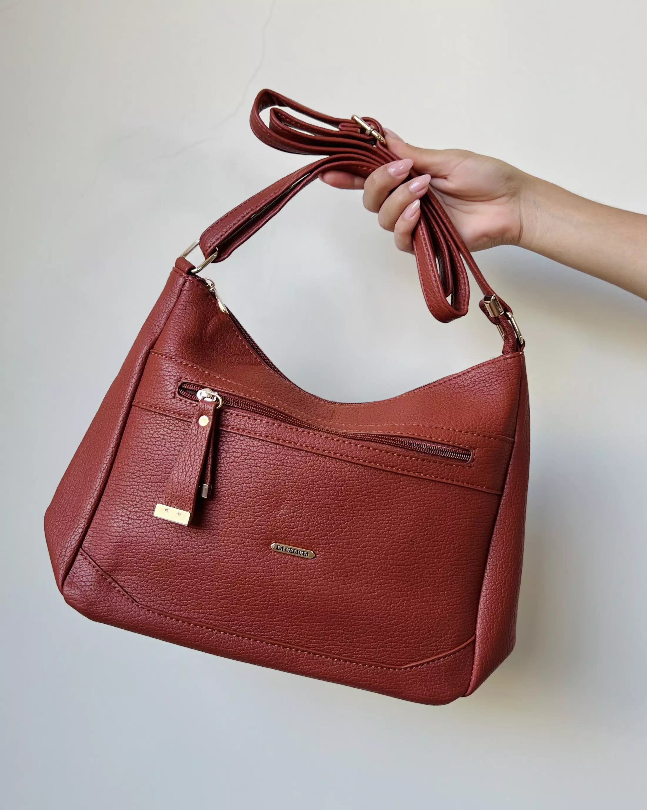 Bolsa Transversal com Bolso Frontal e Alça Regulável