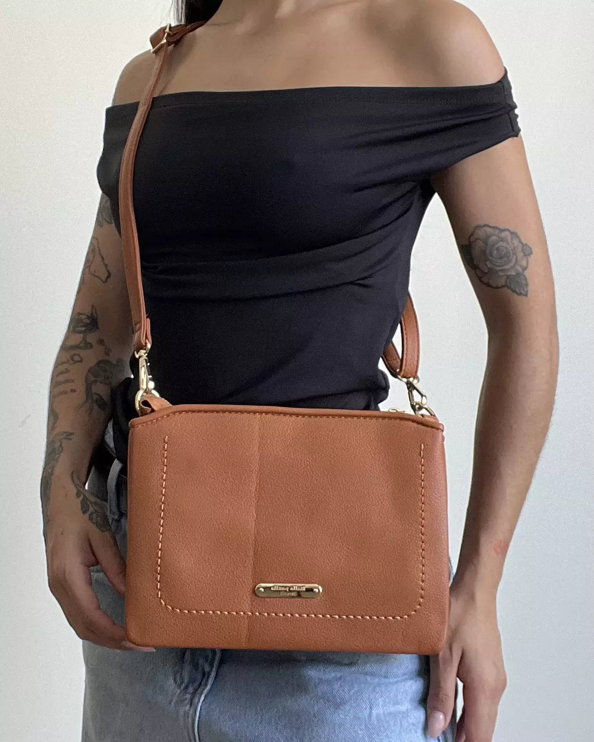 Bolsa Transversal Média com Bolso Frontal