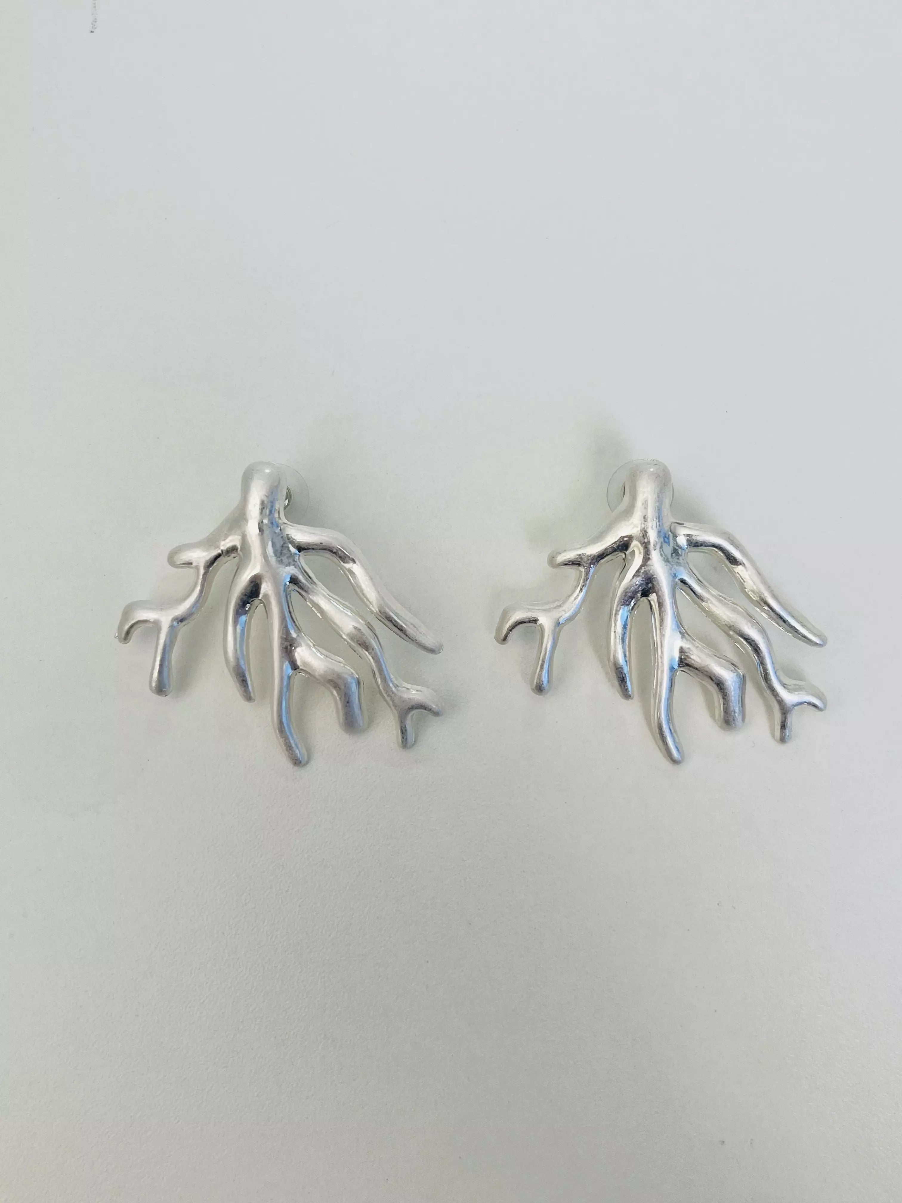 Brinco Coral de Metal