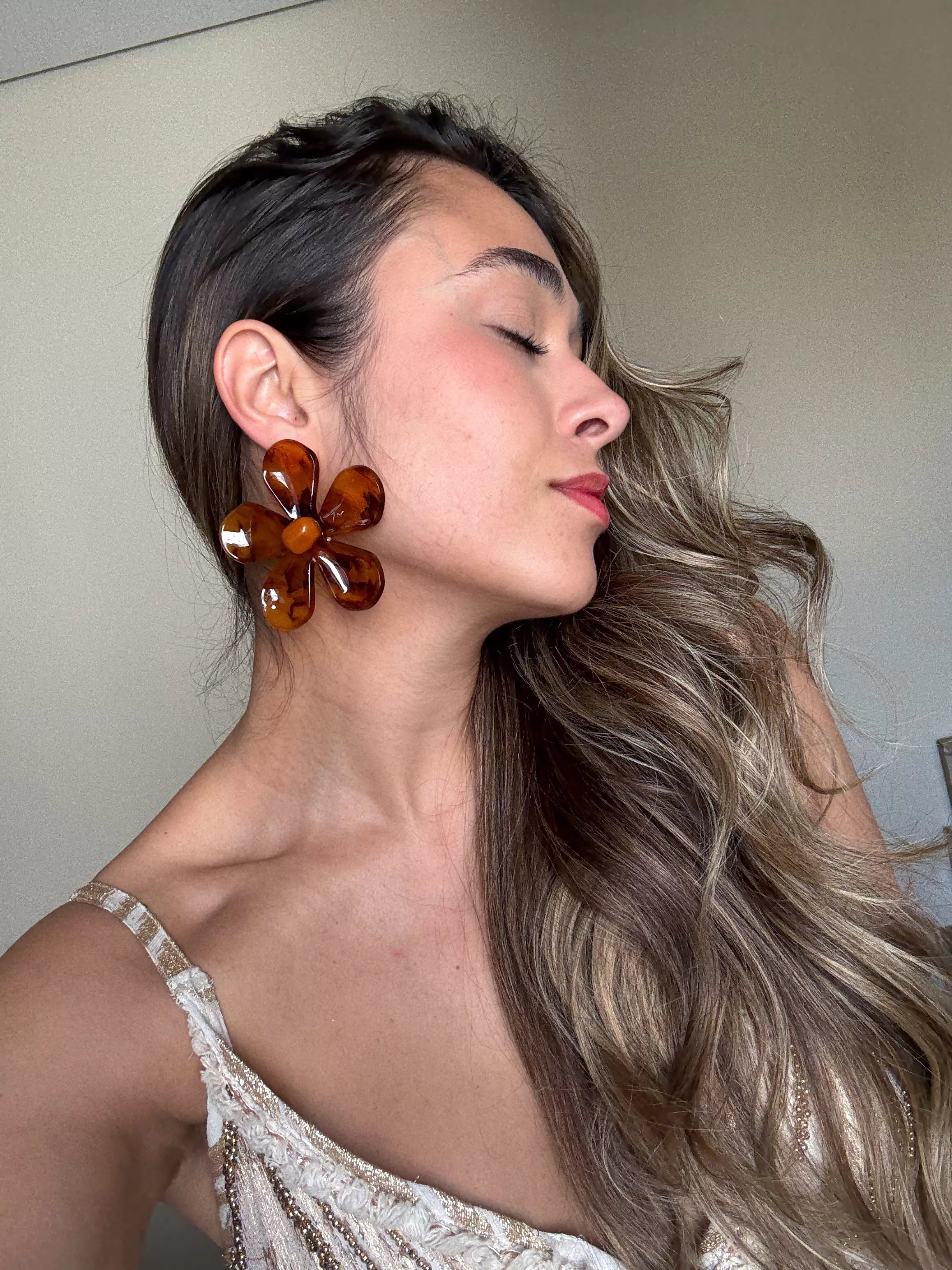 Brinco de Flor Translúcido