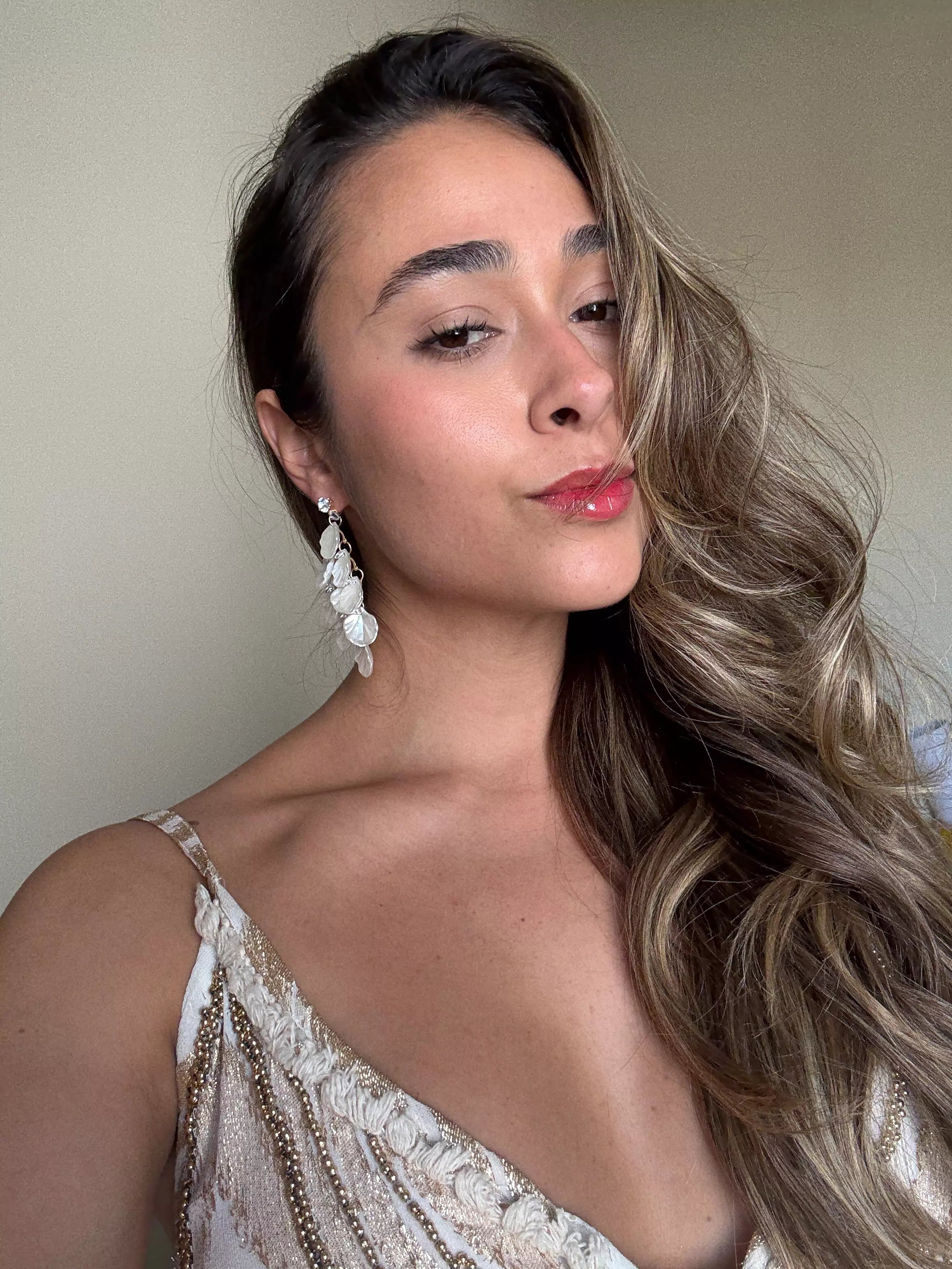 Brinco Cascata de Conchas Brancas