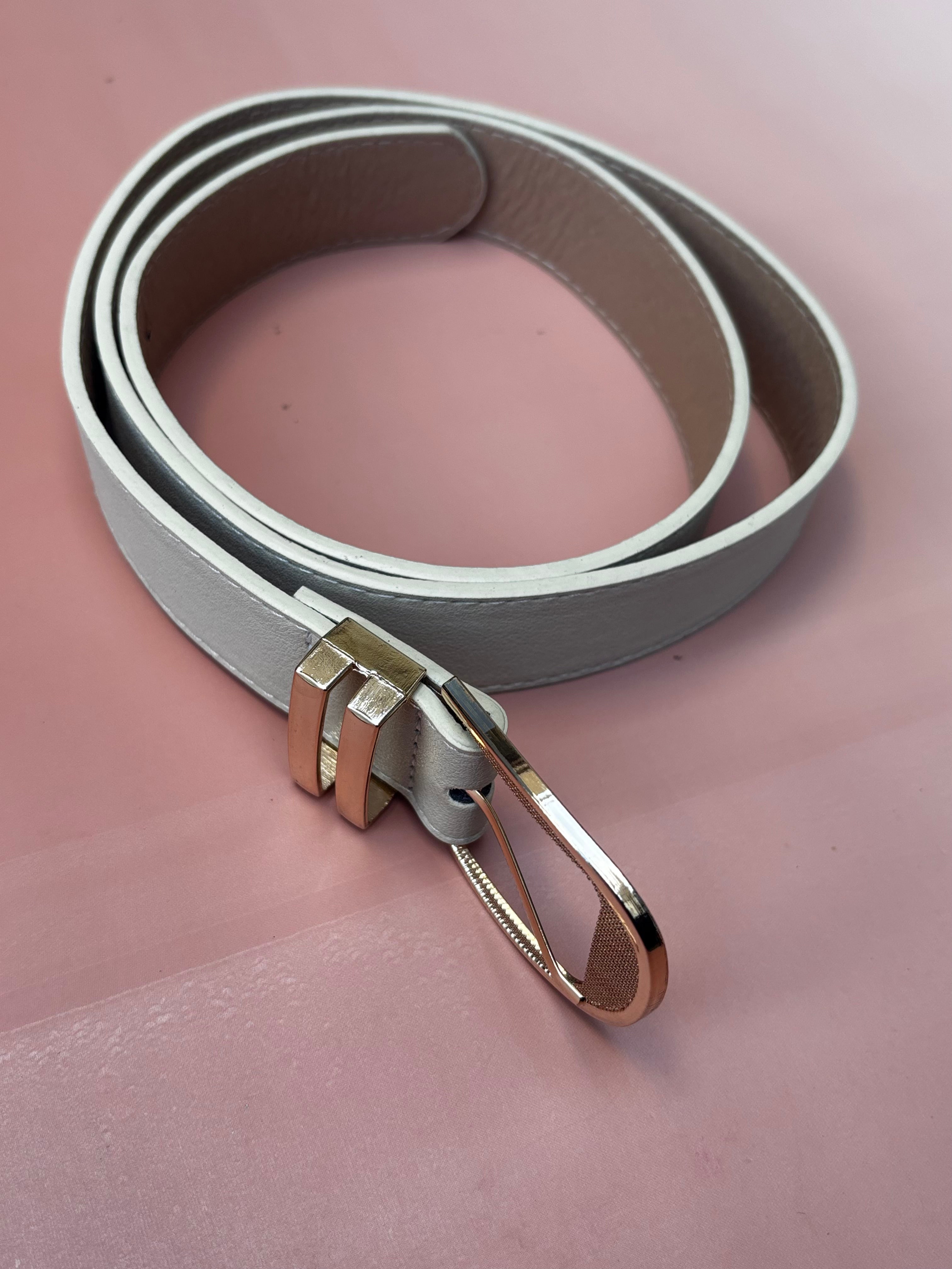 Cinto Fino com Fivela Metalizada Texturizada Dupla