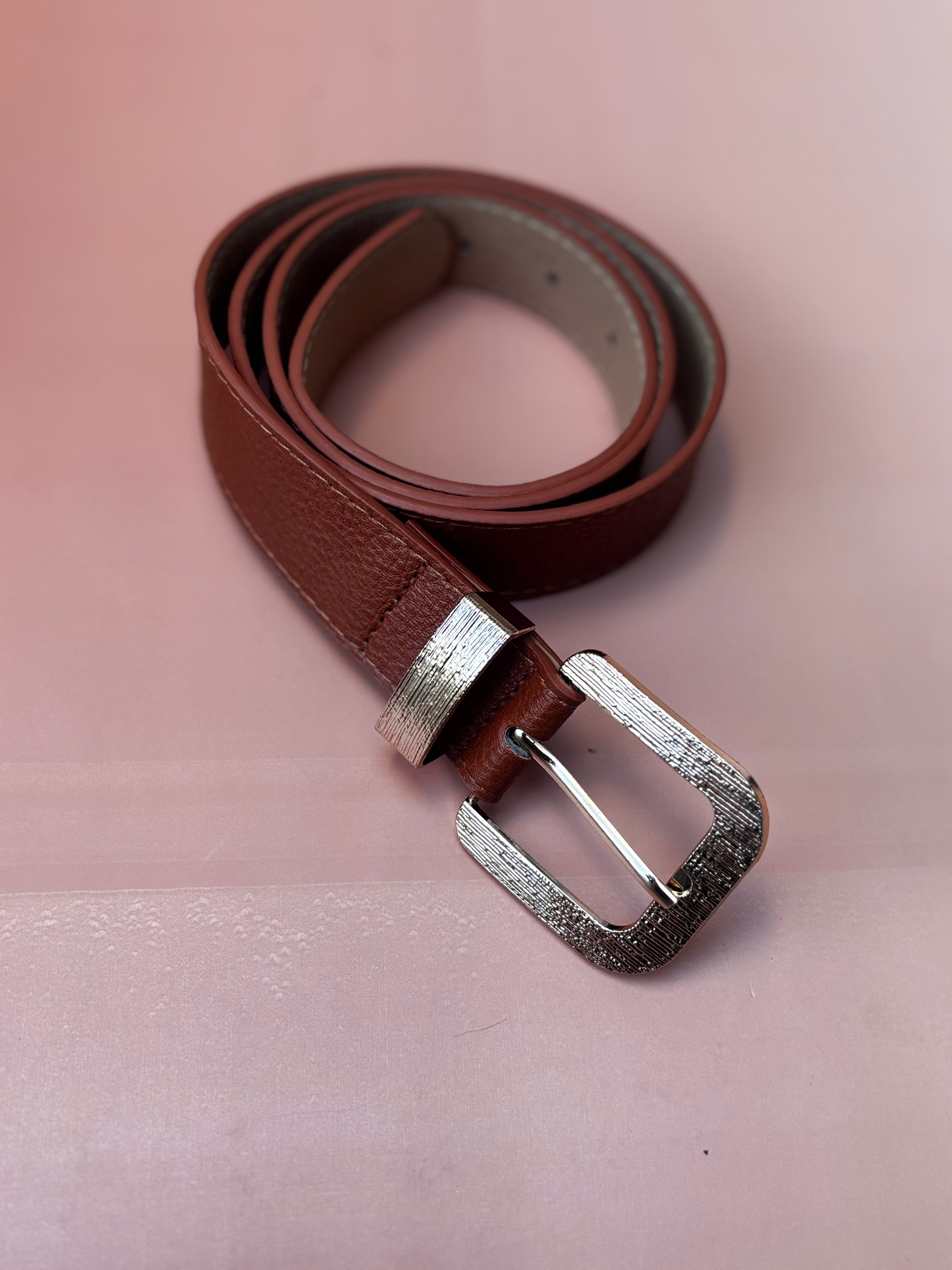 Cinto Feminino de Couro Sintético com Fivela texturizada