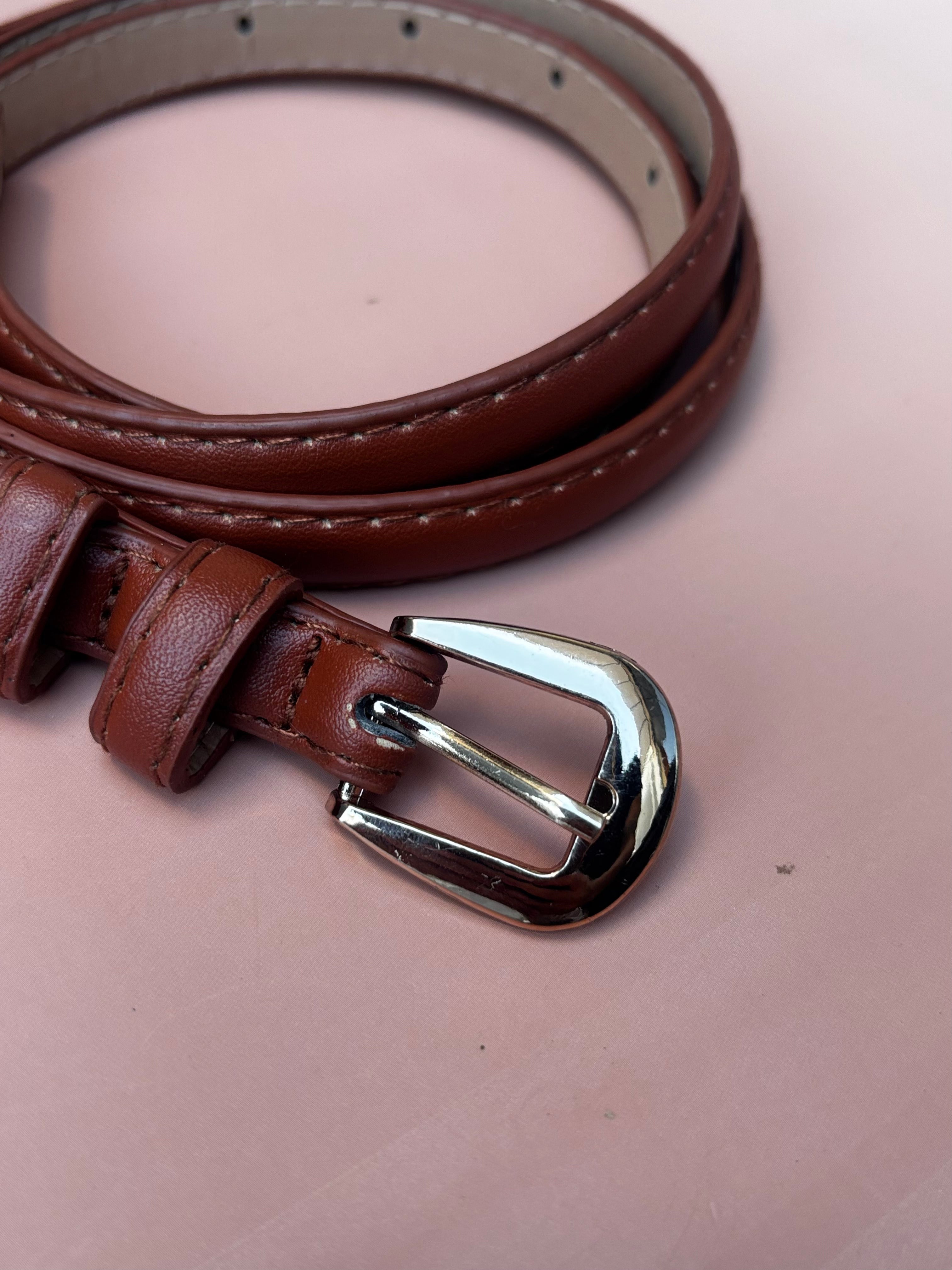 Cinto Feminino Fino com Fivela Oval